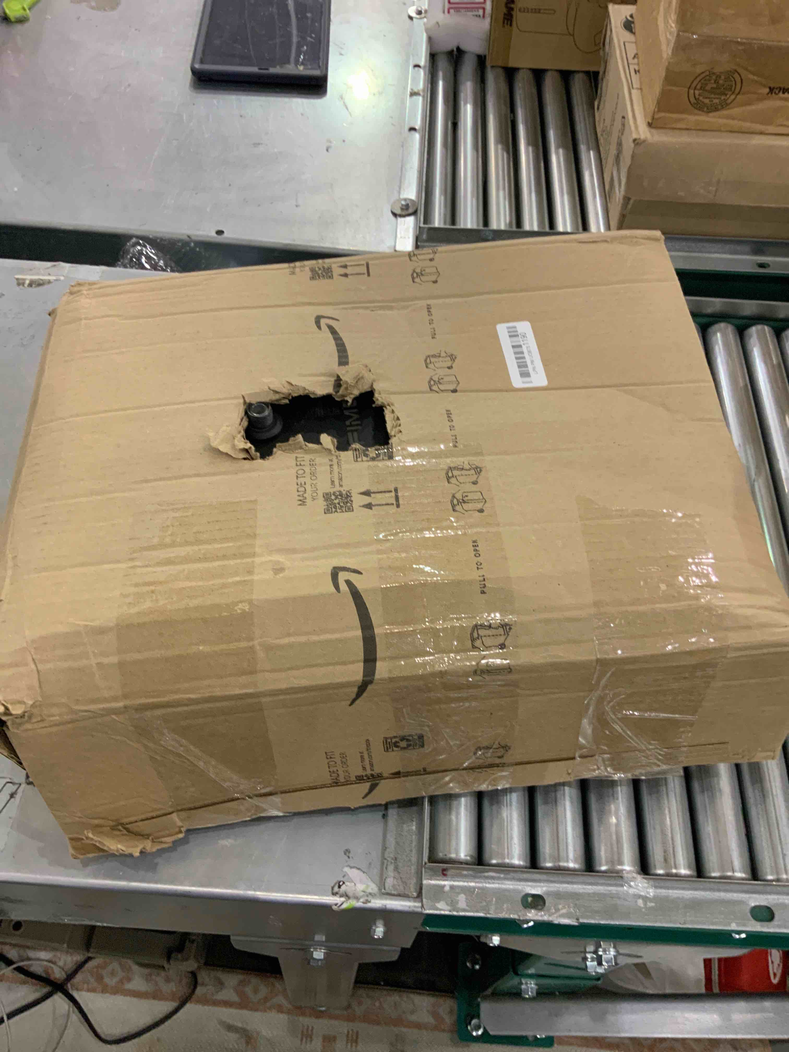 https://s3.amazonaws.com/lotting-images-prod/bidfta/EXS00306938_1688124928169.jpeg