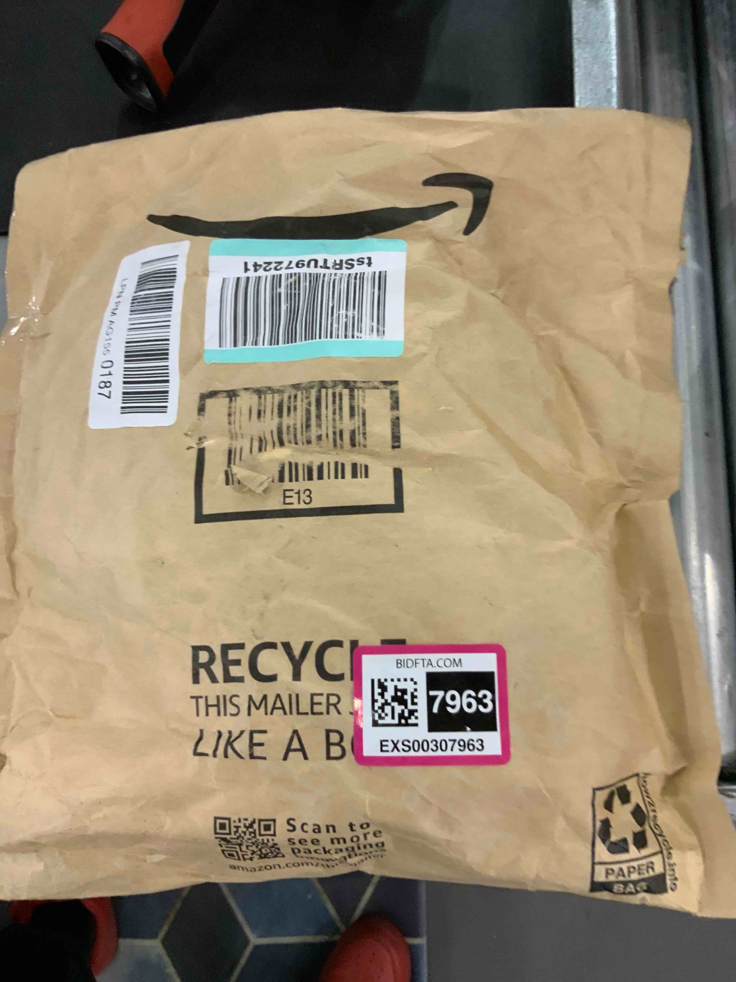https://s3.amazonaws.com/lotting-images-prod/bidfta/EXS00307963_1689781501141.jpeg