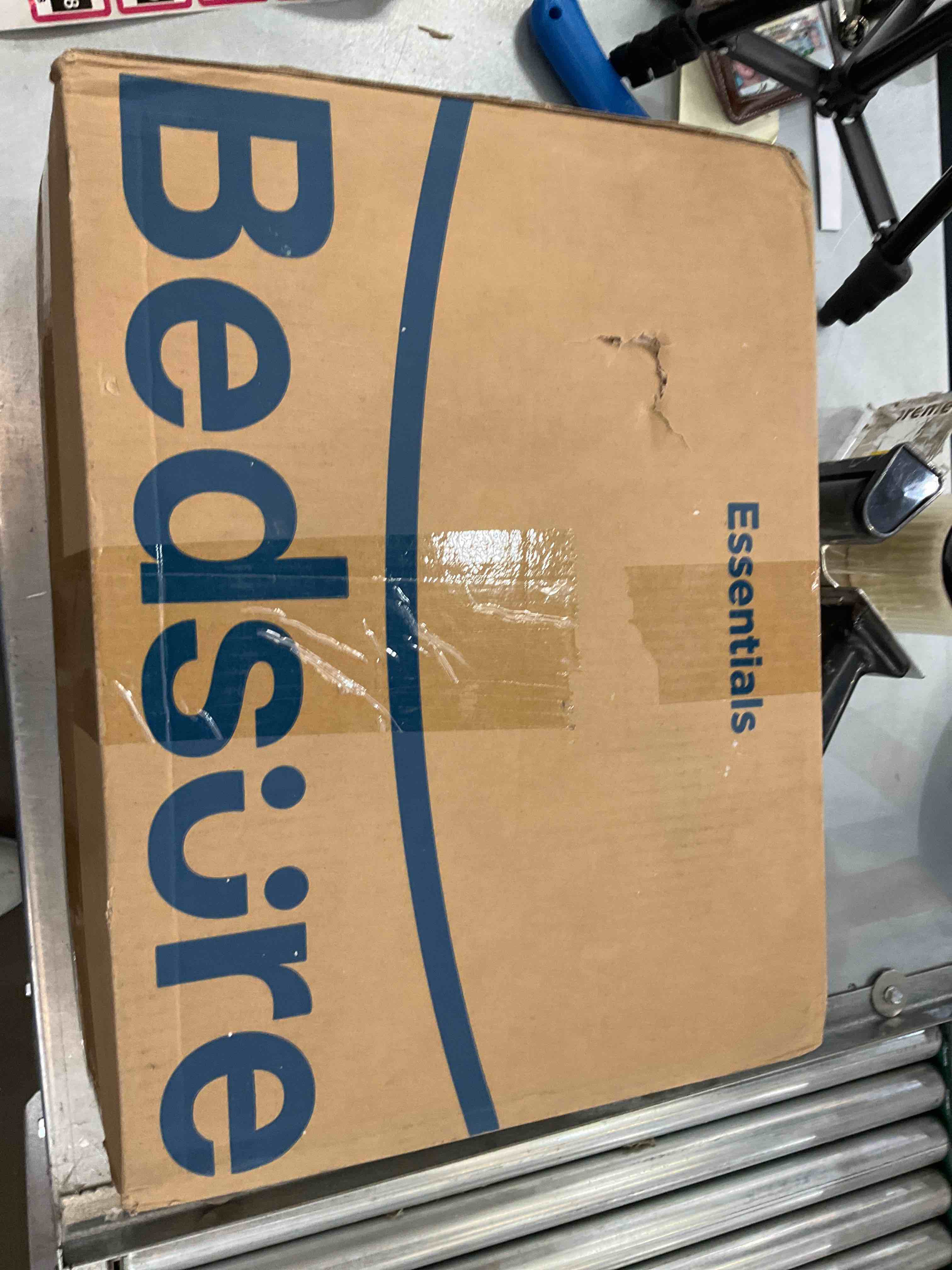https://s3.amazonaws.com/lotting-images-prod/bidfta/EXS00308637_1687972637494.jpeg
