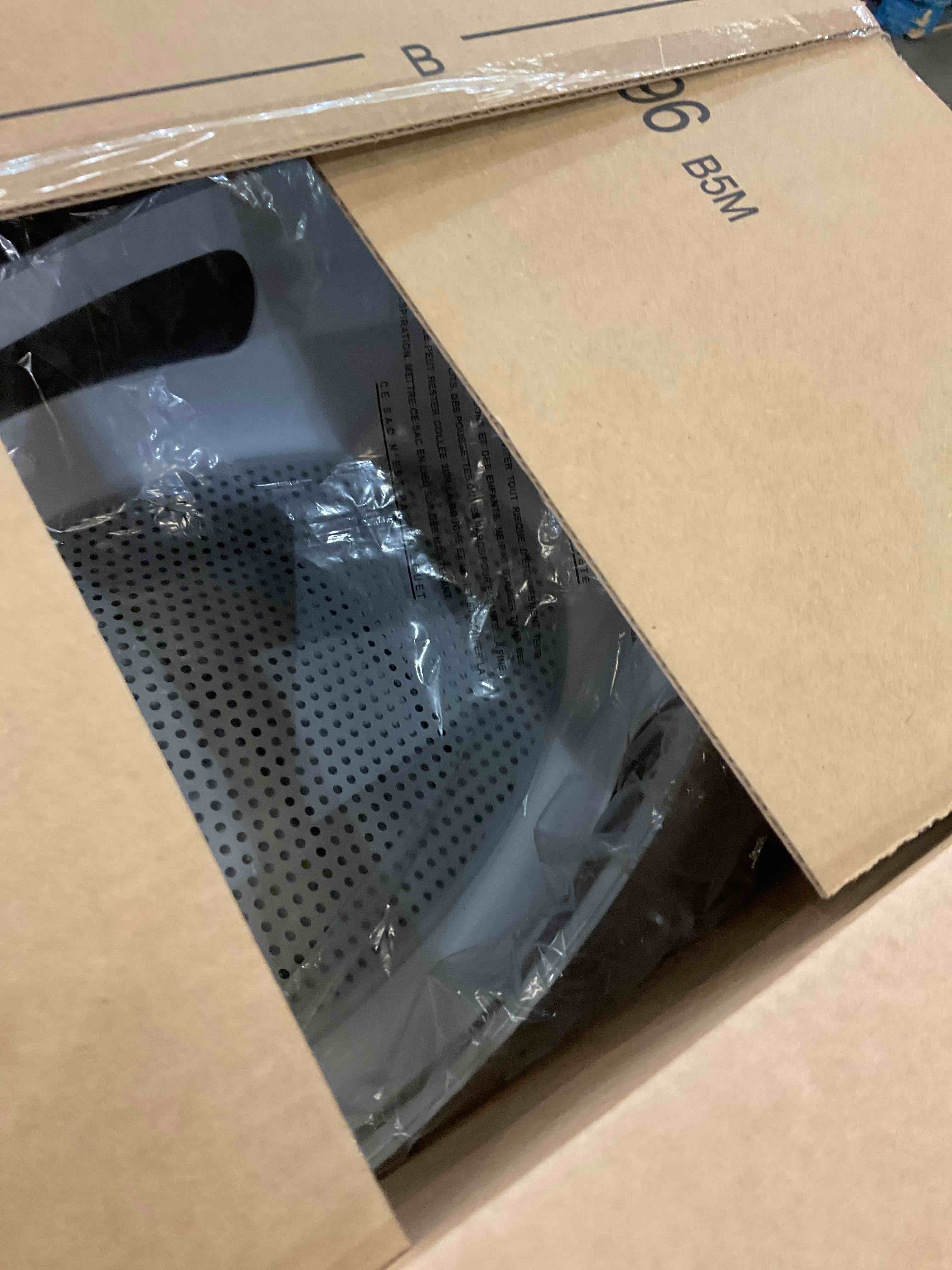 https://s3.amazonaws.com/lotting-images-prod/bidfta/EXS00309574_1688052244407.jpeg