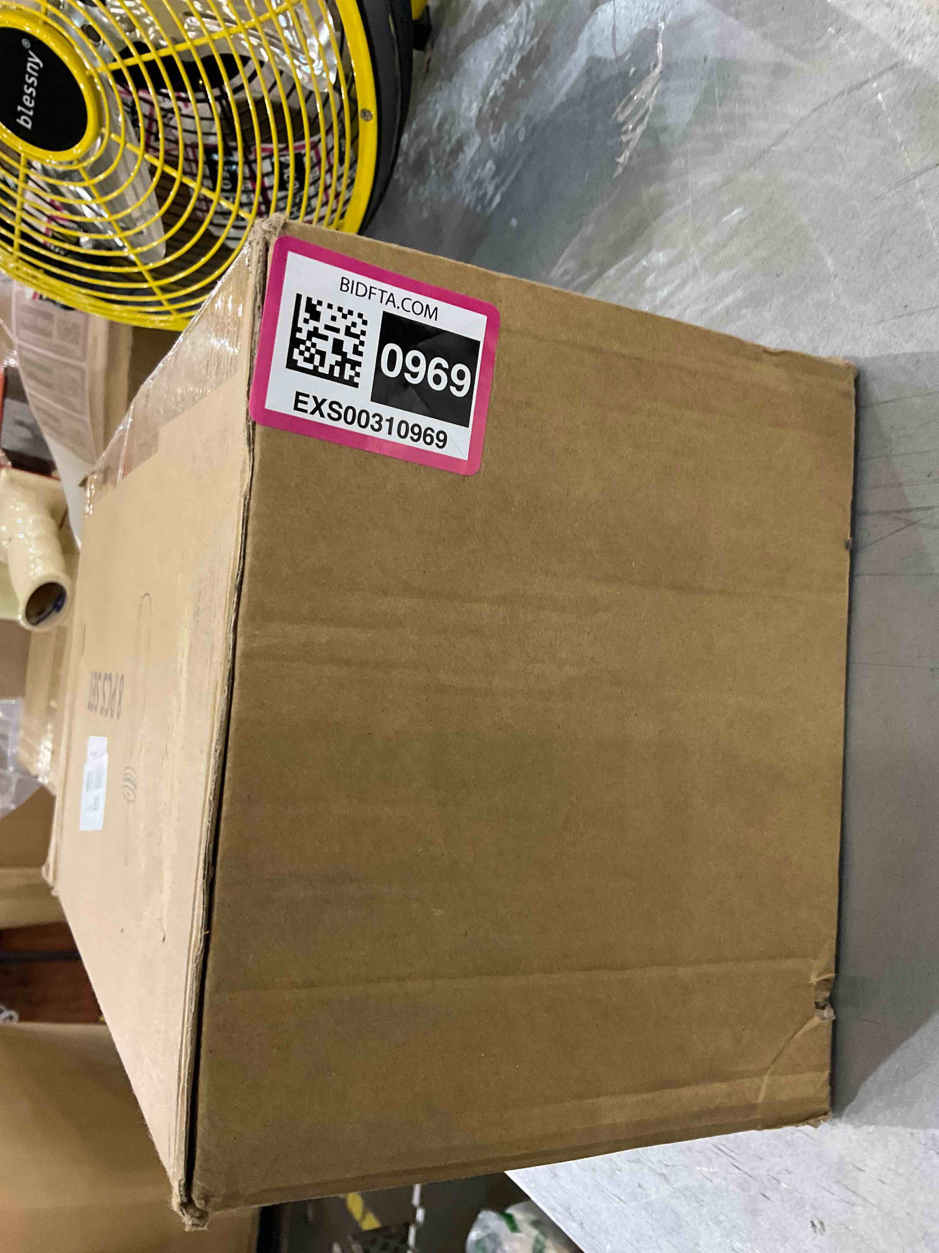 https://s3.amazonaws.com/lotting-images-prod/bidfta/EXS00310969_1689251189088.jpeg