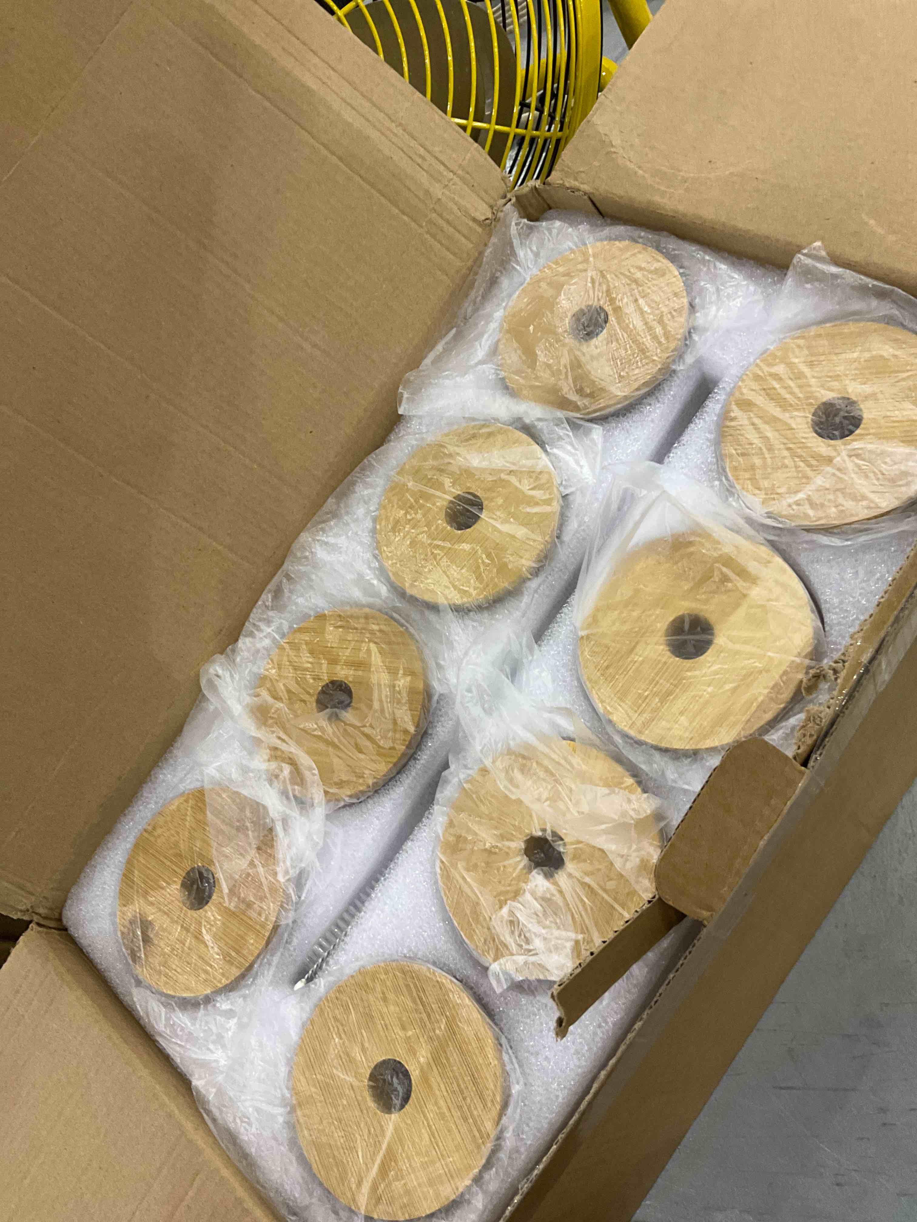 https://s3.amazonaws.com/lotting-images-prod/bidfta/EXS00310969_1689251236341.jpeg