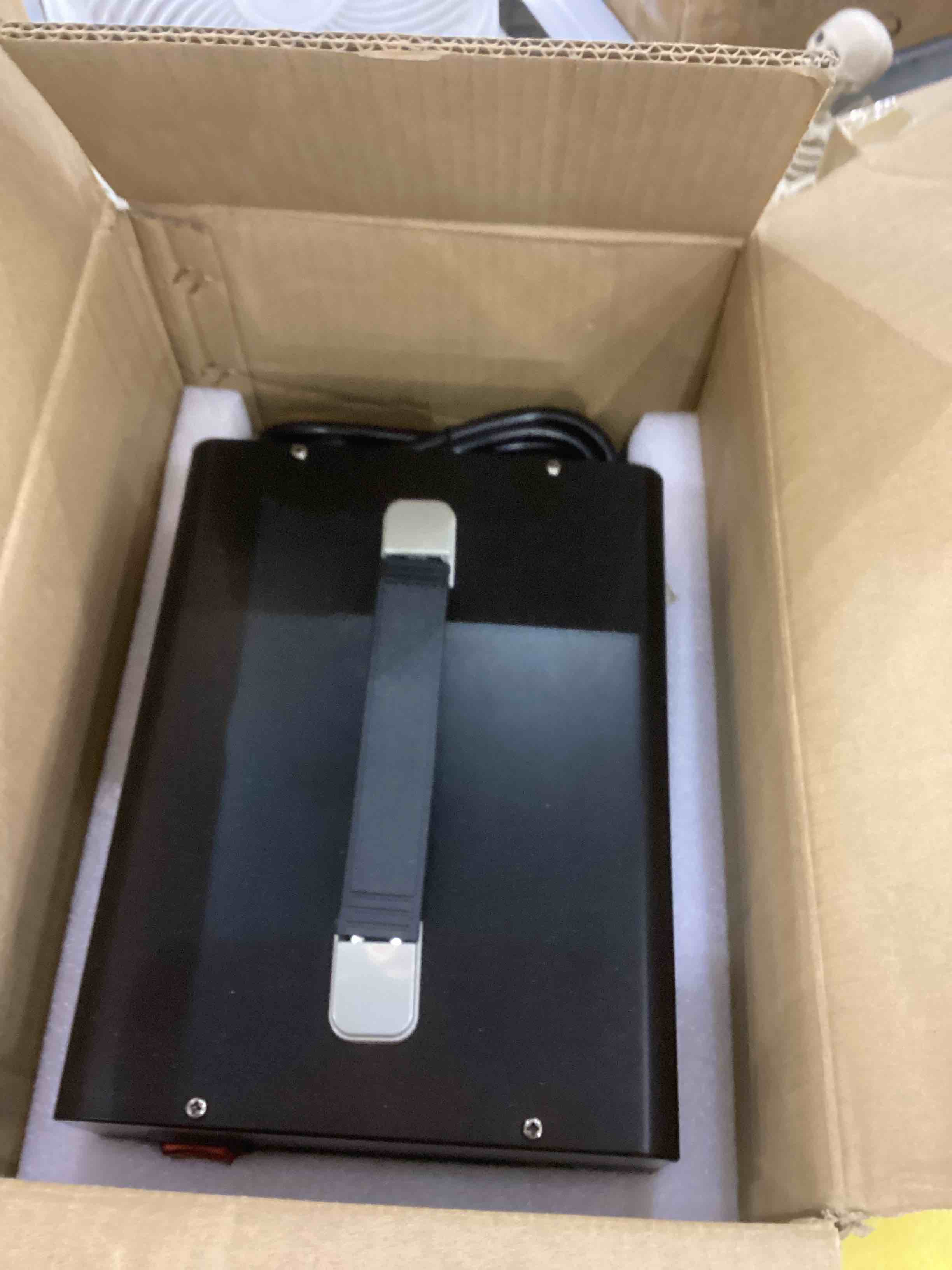 https://s3.amazonaws.com/lotting-images-prod/bidfta/EXS00311545_1688042406707.jpeg