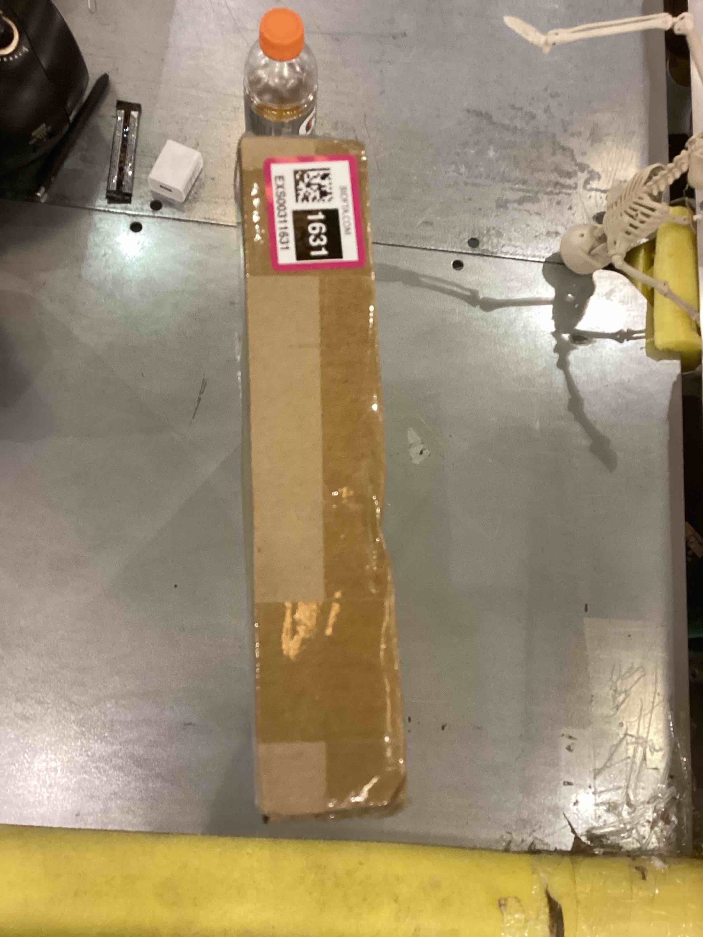 https://s3.amazonaws.com/lotting-images-prod/bidfta/EXS00311631_1688132537427.jpeg