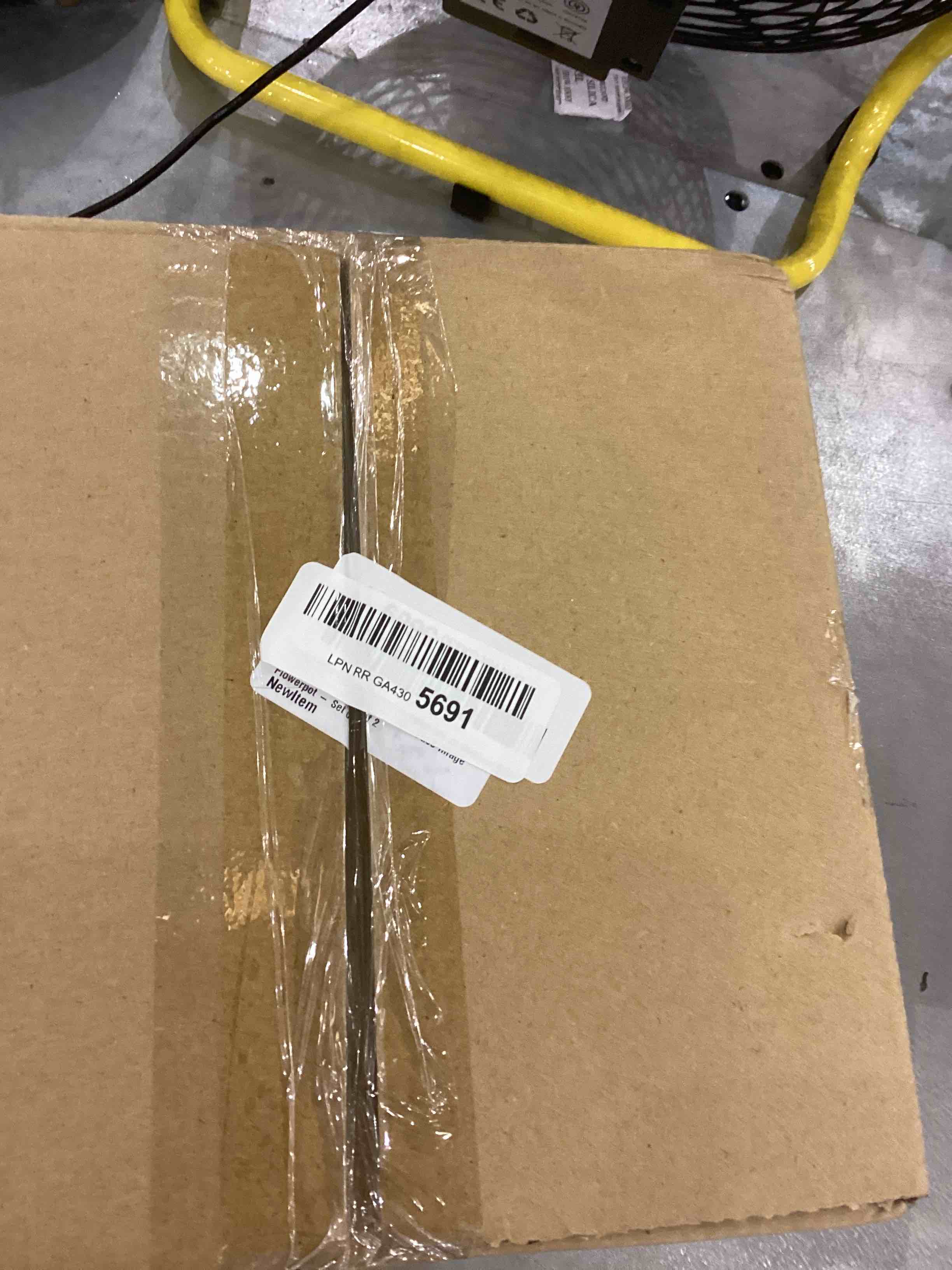 https://s3.amazonaws.com/lotting-images-prod/bidfta/EXS00311776_1688563630647.jpeg