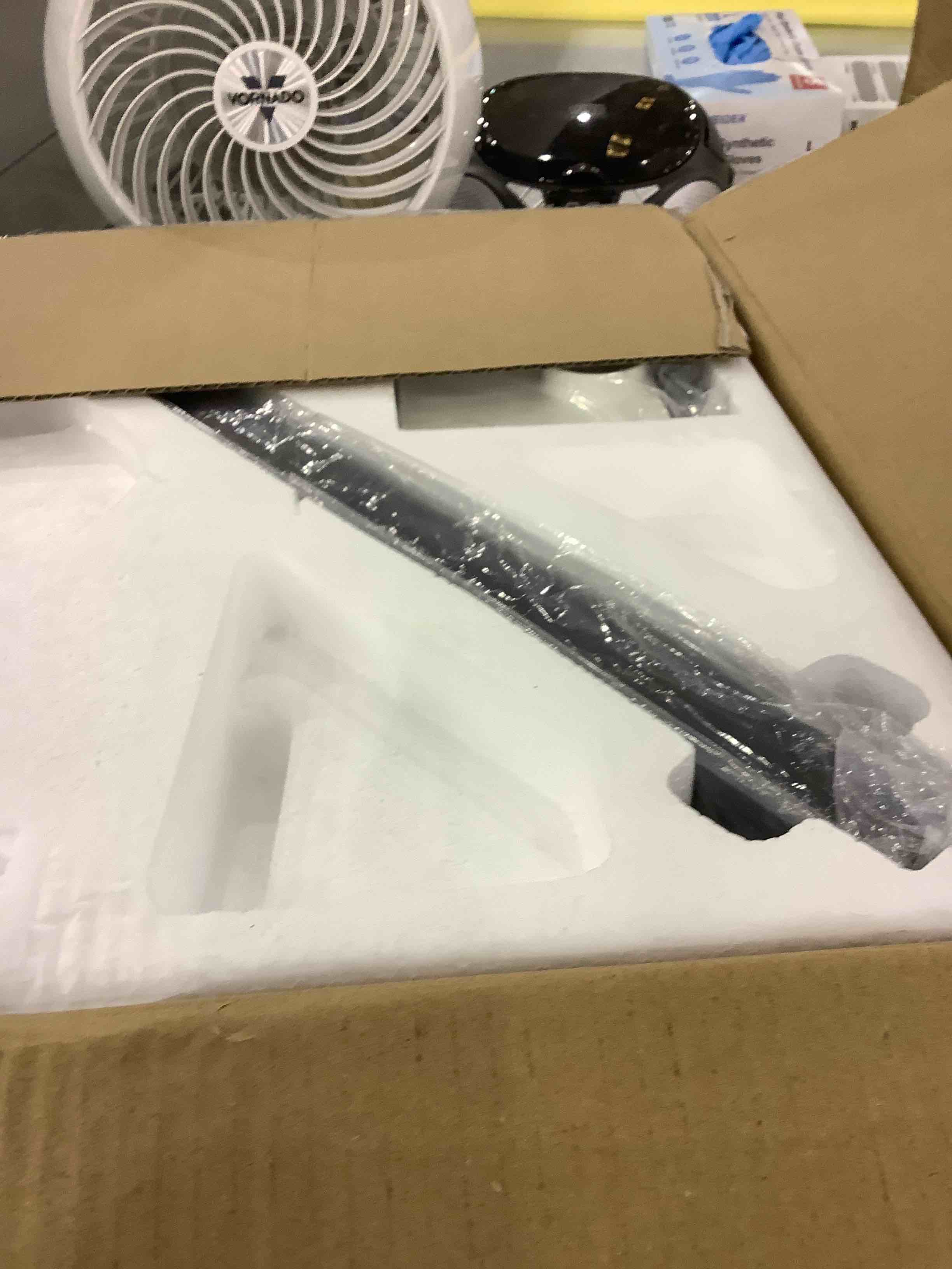 https://s3.amazonaws.com/lotting-images-prod/bidfta/EXS00312047_1687956221345.jpeg
