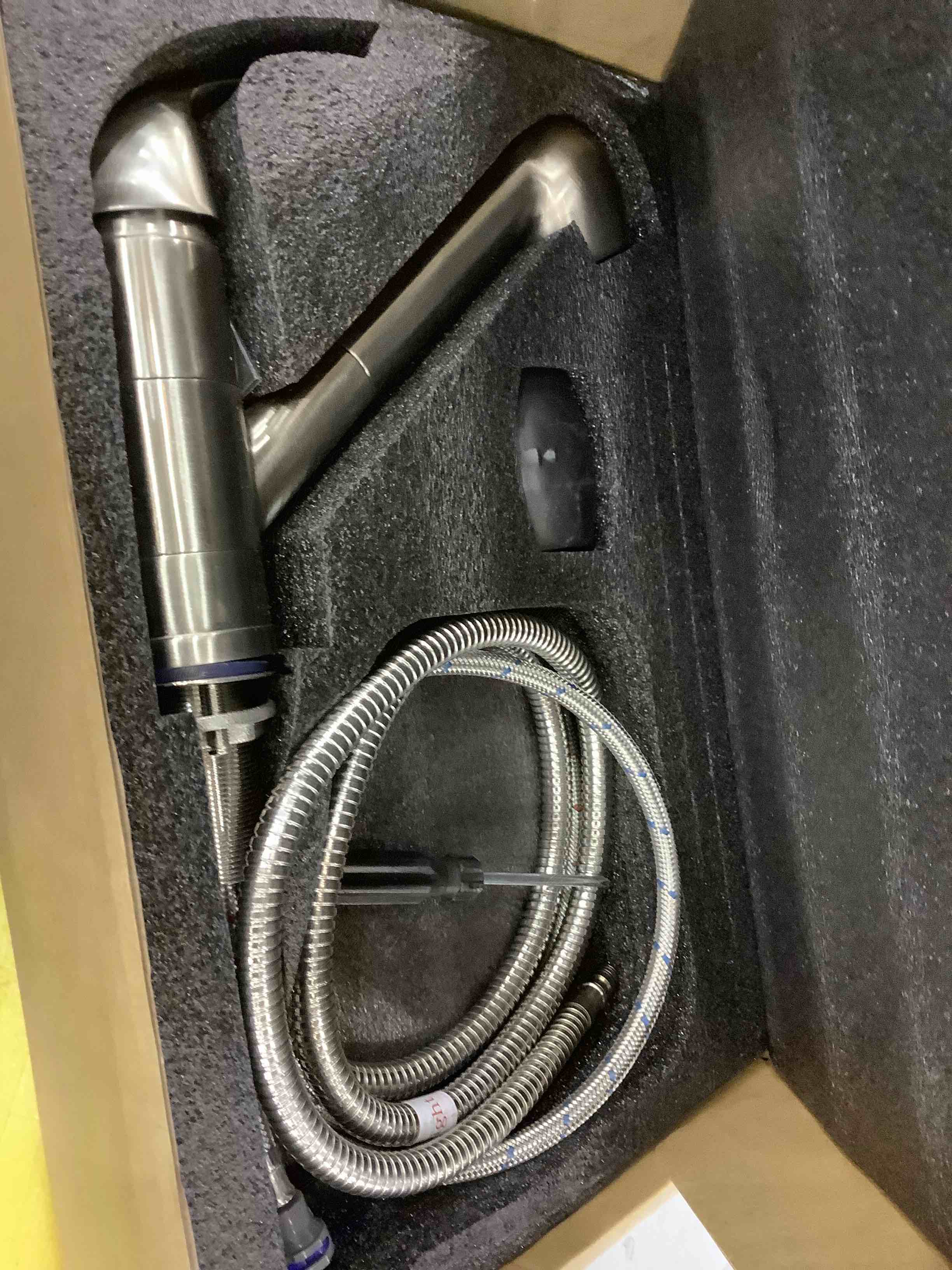 https://s3.amazonaws.com/lotting-images-prod/bidfta/EXS00312050_1687956525515.jpeg