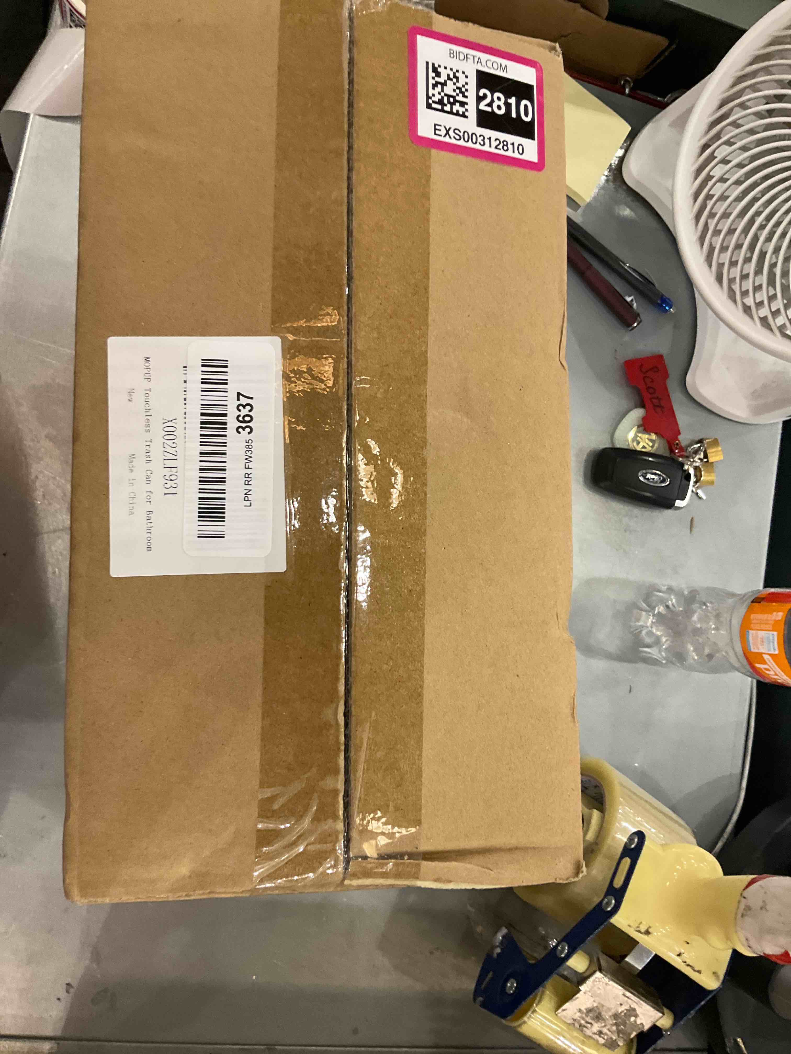 https://s3.amazonaws.com/lotting-images-prod/bidfta/EXS00312810_1689262920272.jpeg