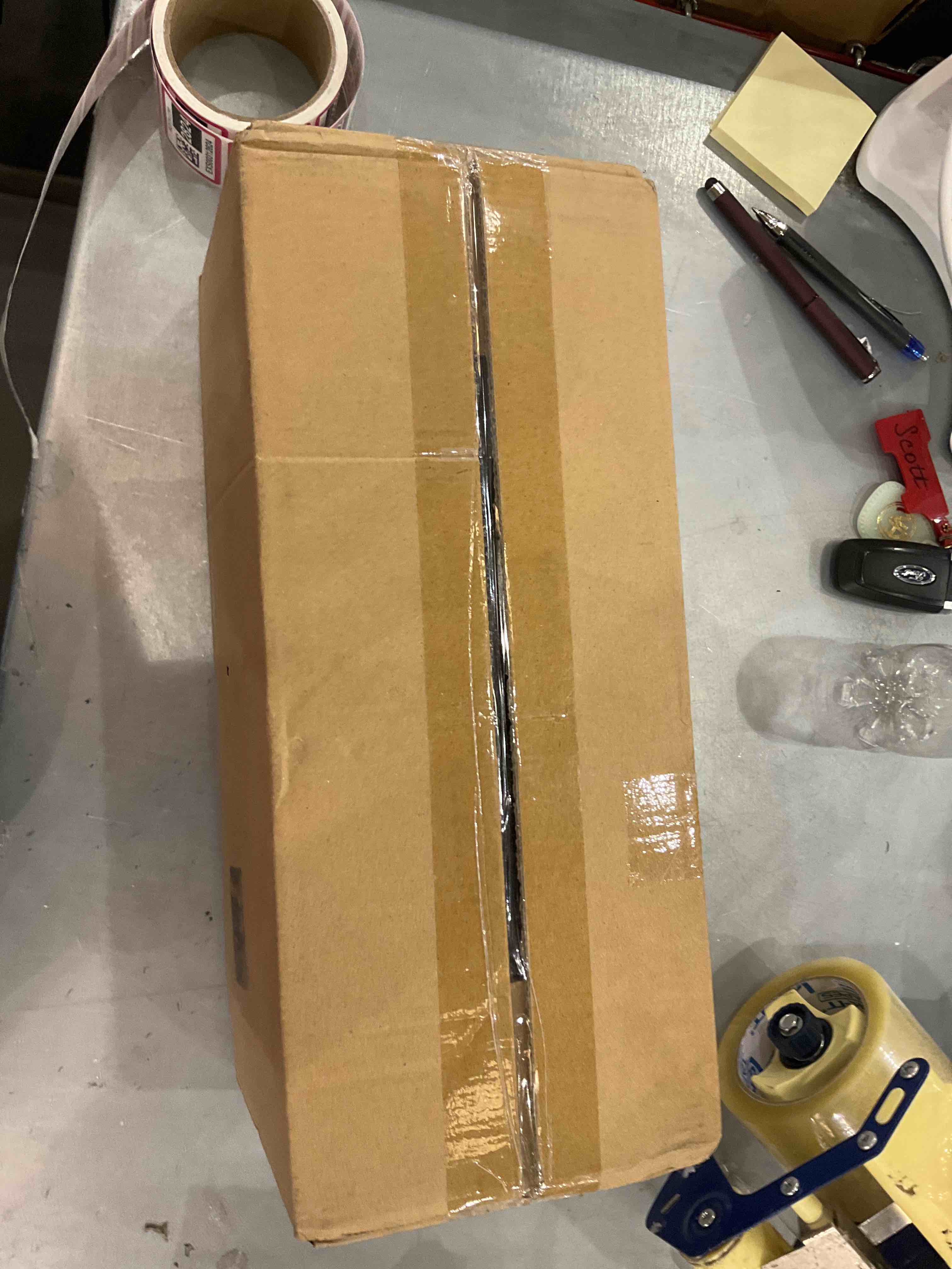 https://s3.amazonaws.com/lotting-images-prod/bidfta/EXS00312815_1689263516182.jpeg