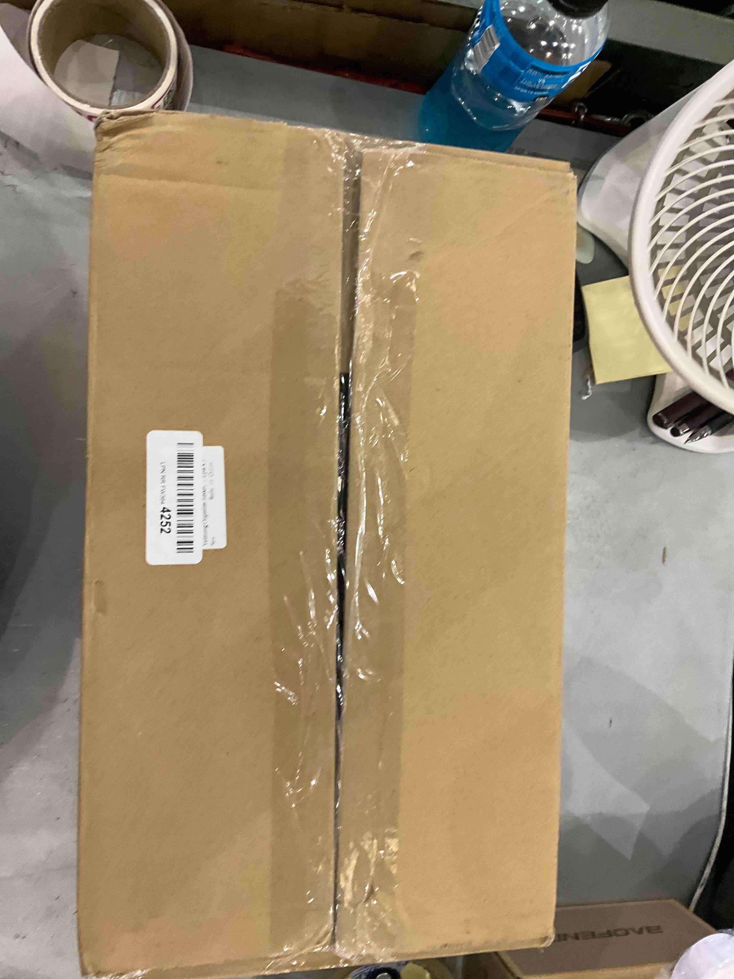 https://s3.amazonaws.com/lotting-images-prod/bidfta/EXS00312881_1689336206456.jpeg
