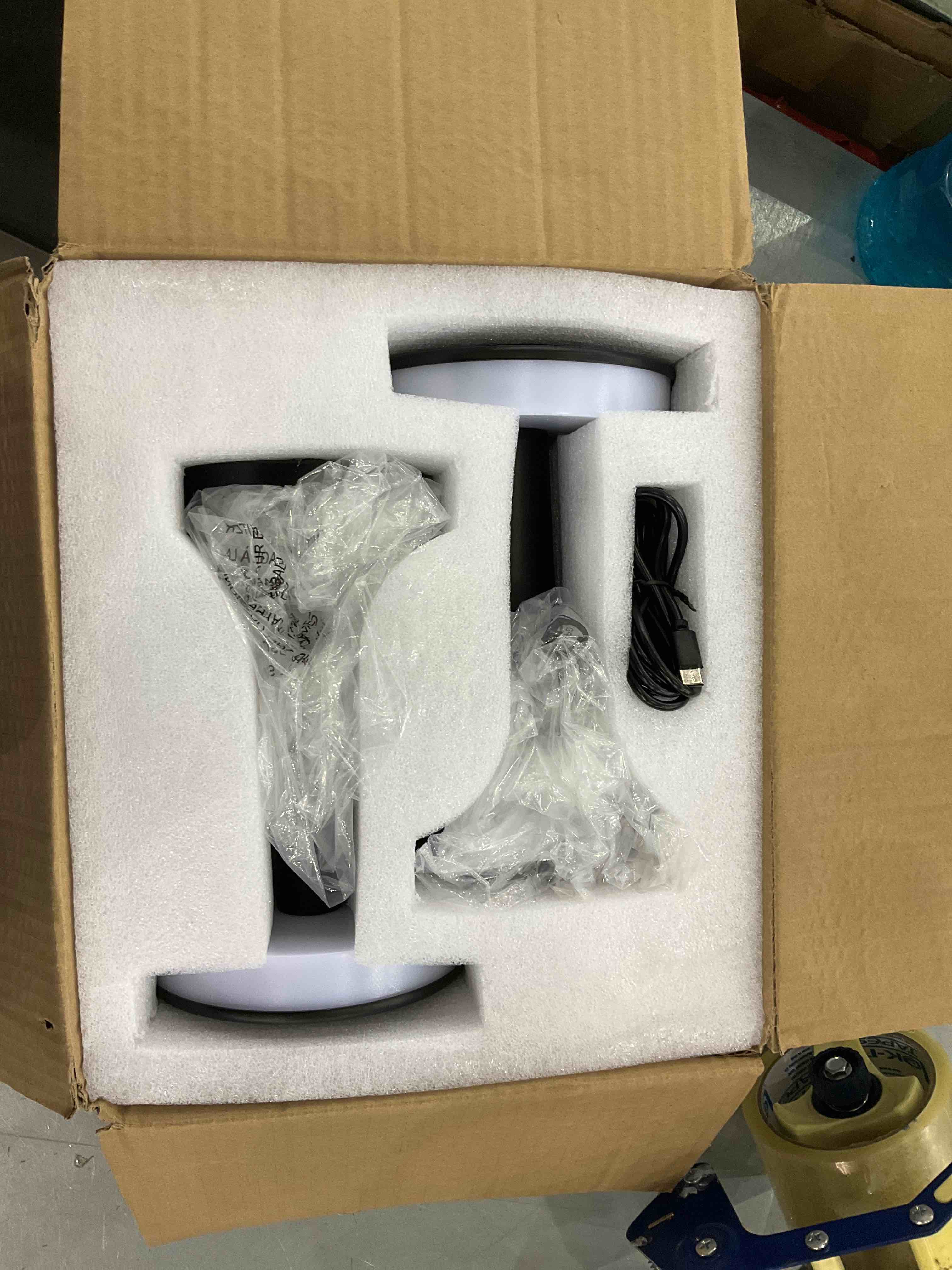 https://s3.amazonaws.com/lotting-images-prod/bidfta/EXS00312882_1689336393868.jpeg