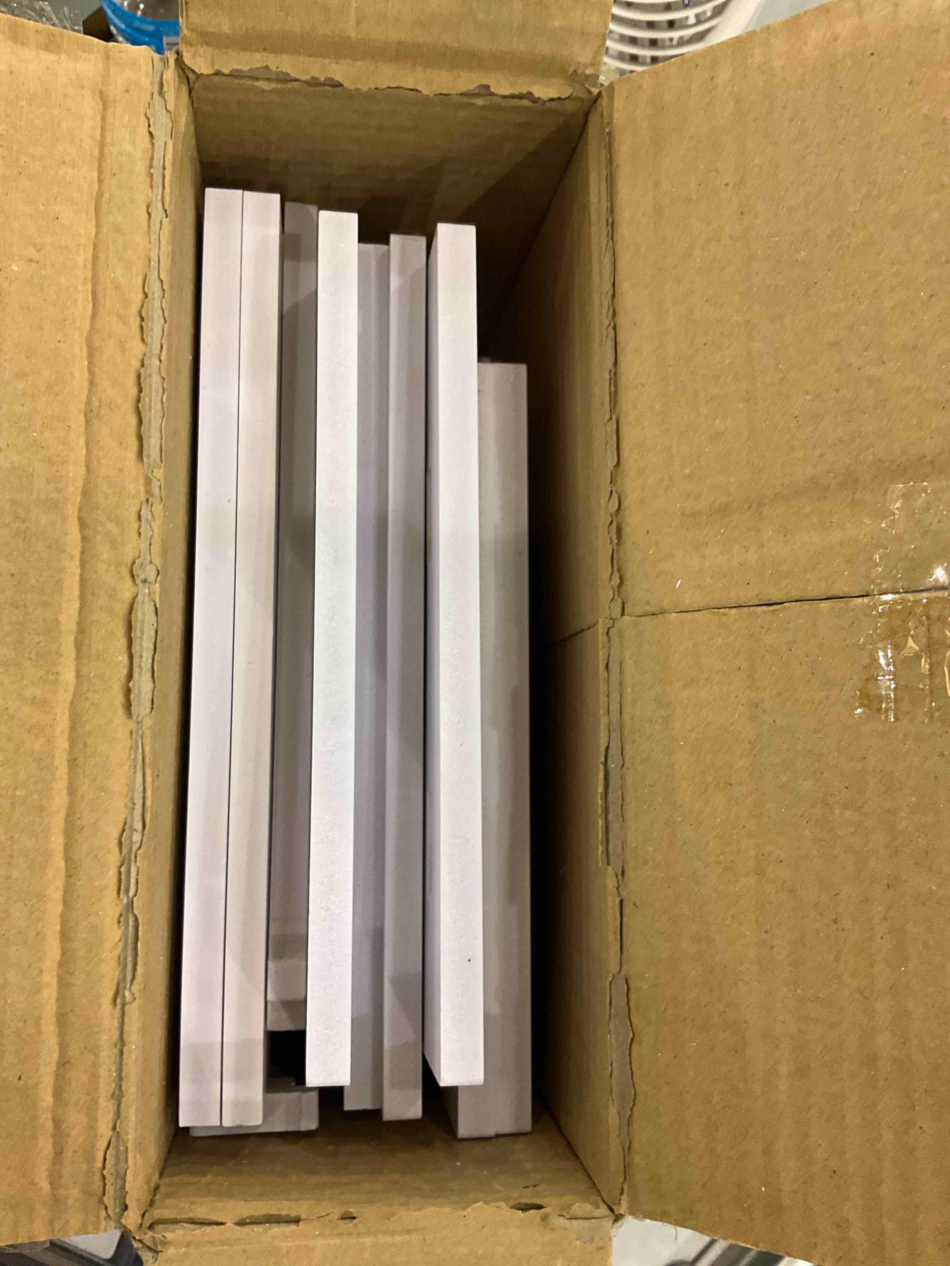https://s3.amazonaws.com/lotting-images-prod/bidfta/EXS00312891_1689338012097.jpeg