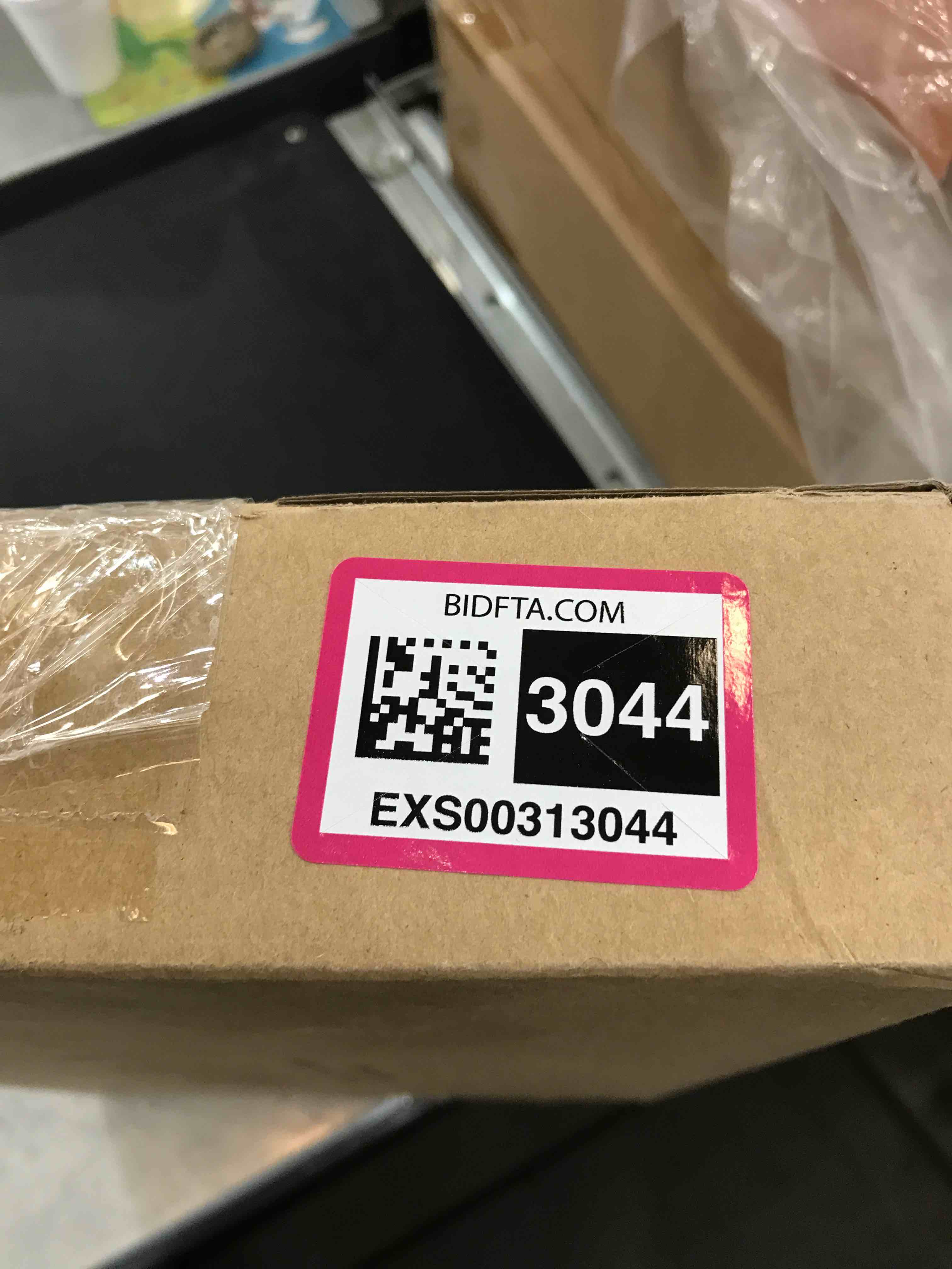 https://s3.amazonaws.com/lotting-images-prod/bidfta/EXS00313044_1687973393287.jpeg
