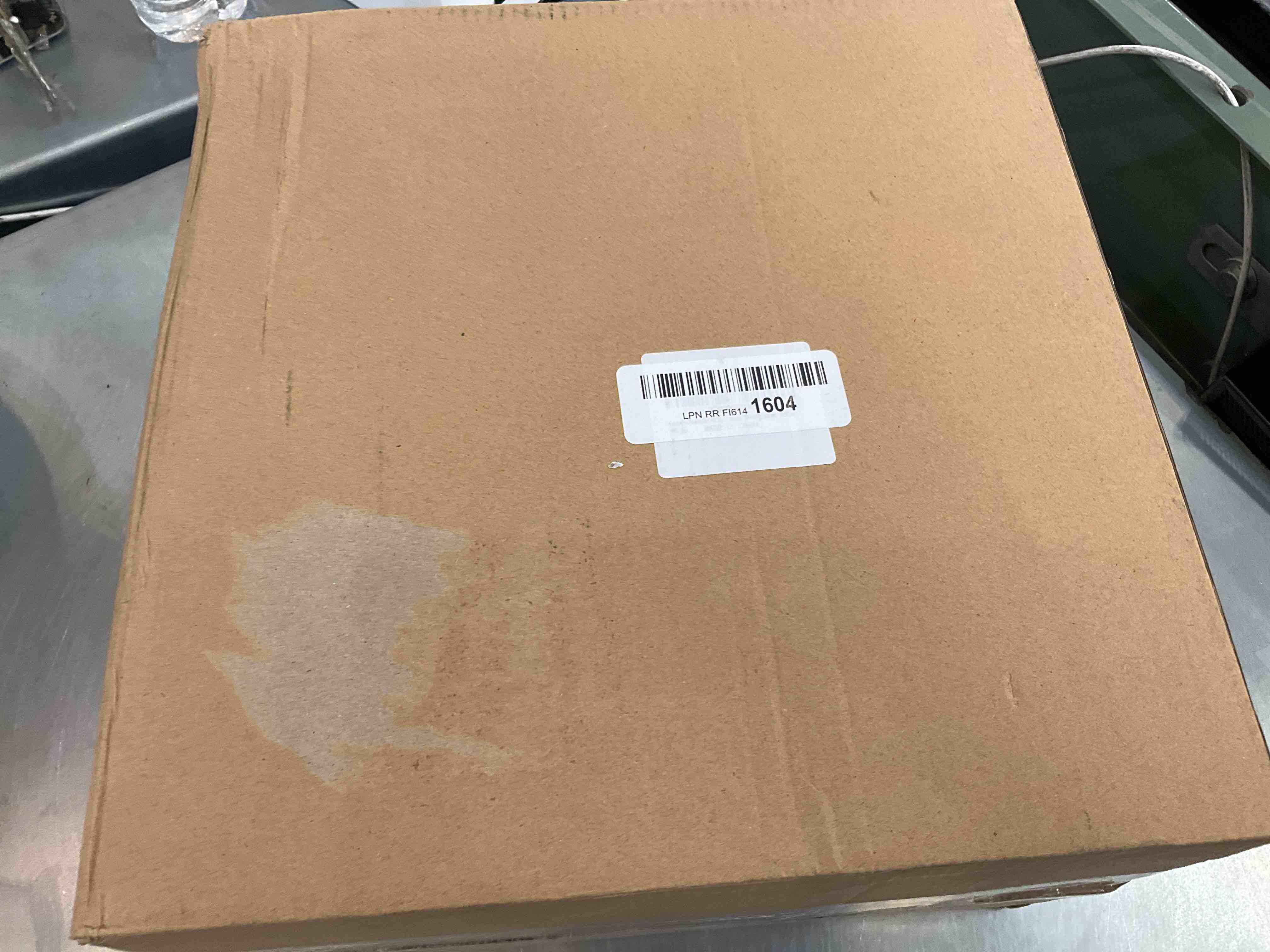 https://s3.amazonaws.com/lotting-images-prod/bidfta/EXS00313615_1688150295666.jpeg
