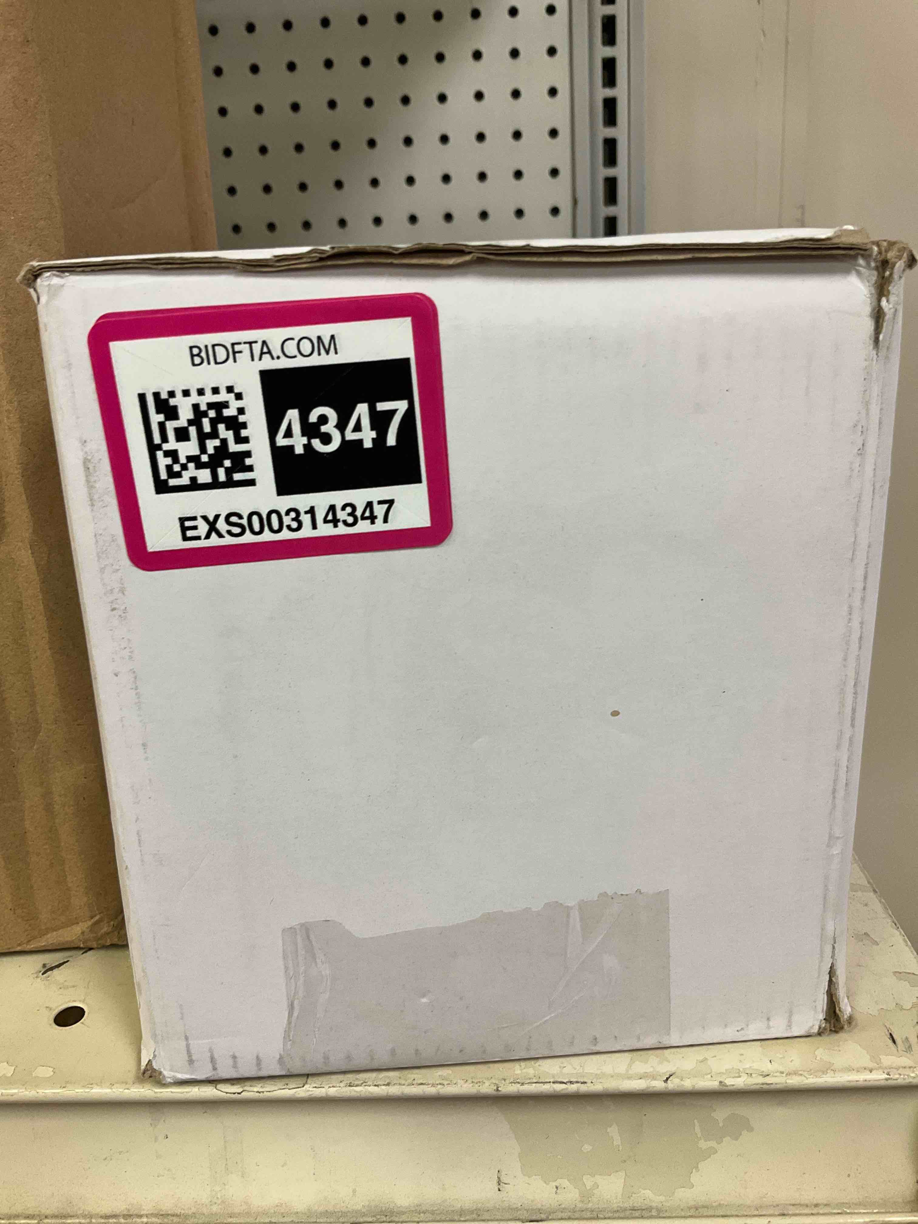 https://s3.amazonaws.com/lotting-images-prod/bidfta/EXS00314347_1688834251133.jpeg