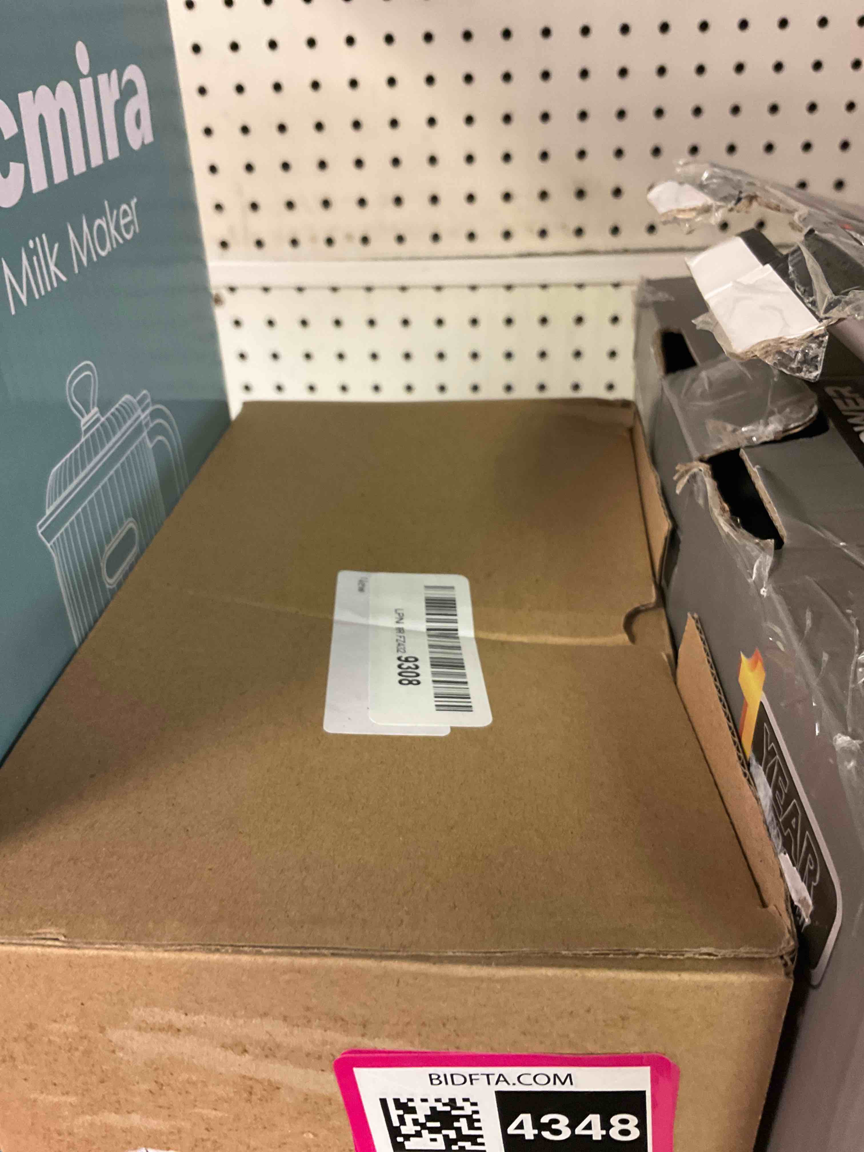 https://s3.amazonaws.com/lotting-images-prod/bidfta/EXS00314348_1688834173207.jpeg