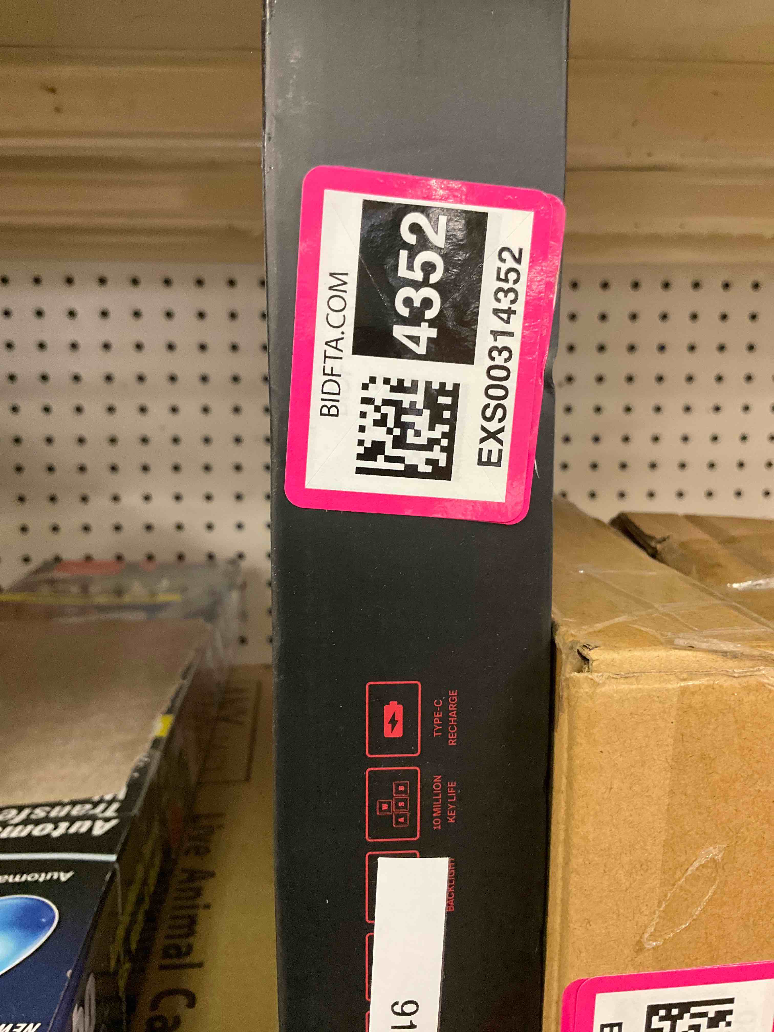 https://s3.amazonaws.com/lotting-images-prod/bidfta/EXS00314352_1688834369958.jpeg