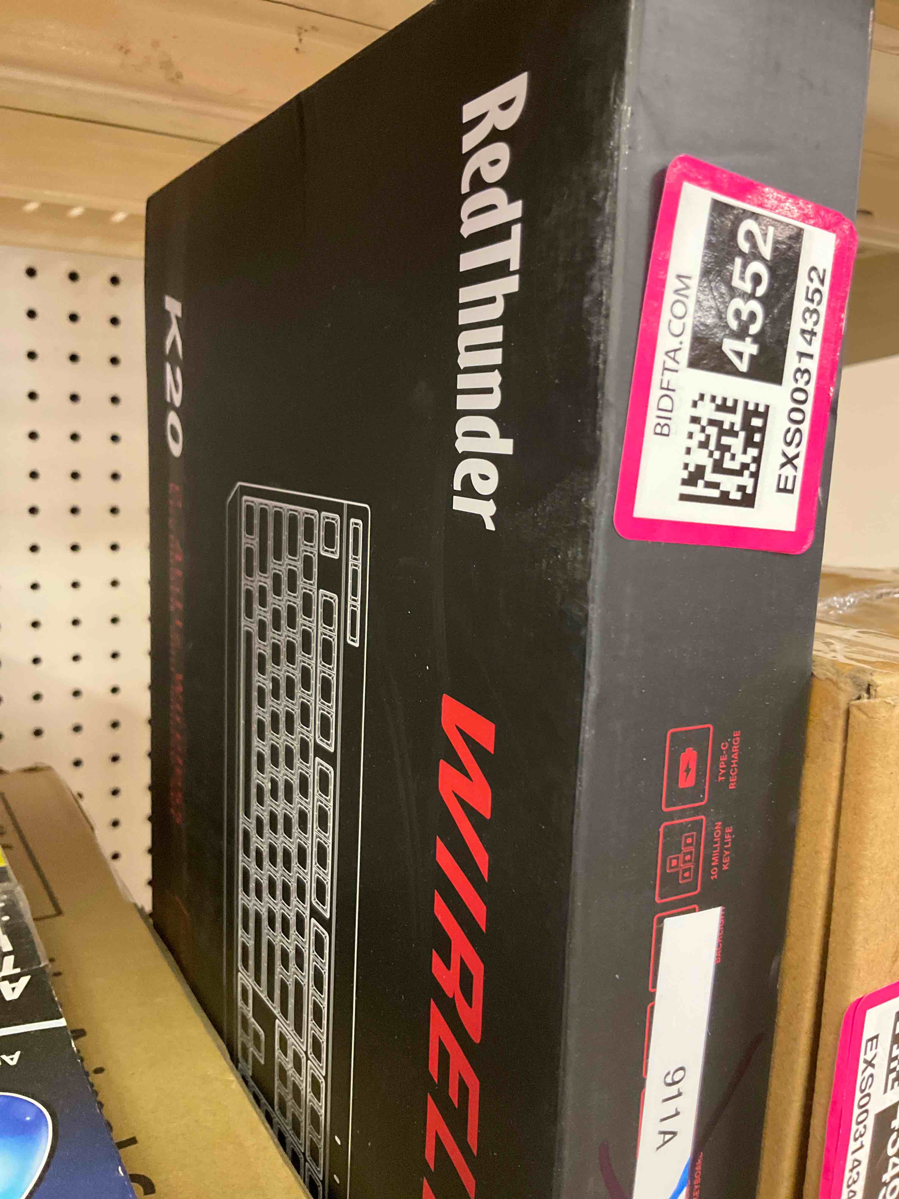 https://s3.amazonaws.com/lotting-images-prod/bidfta/EXS00314352_1688834374657.jpeg
