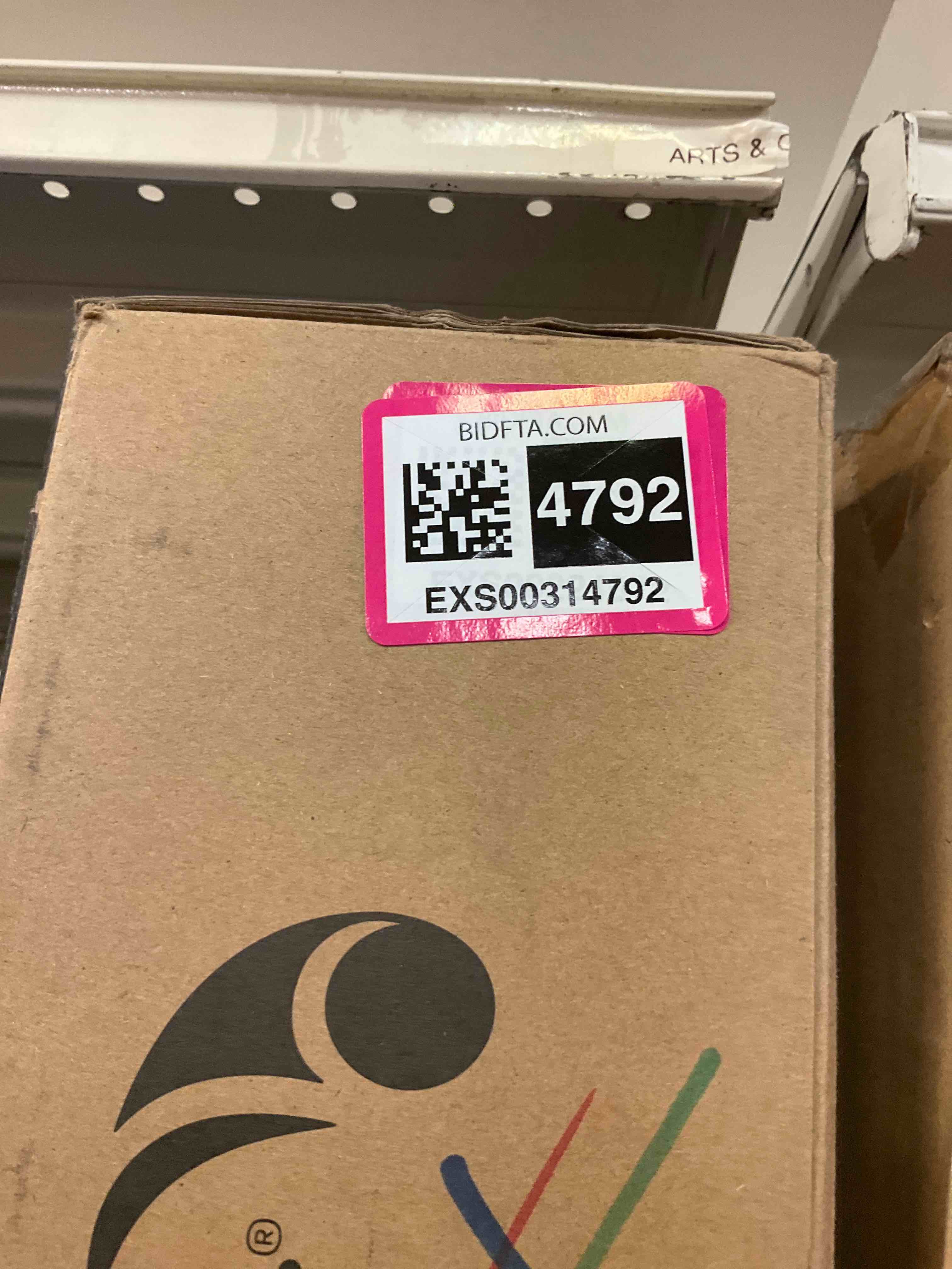 https://s3.amazonaws.com/lotting-images-prod/bidfta/EXS00314792_1691250233481.jpeg
