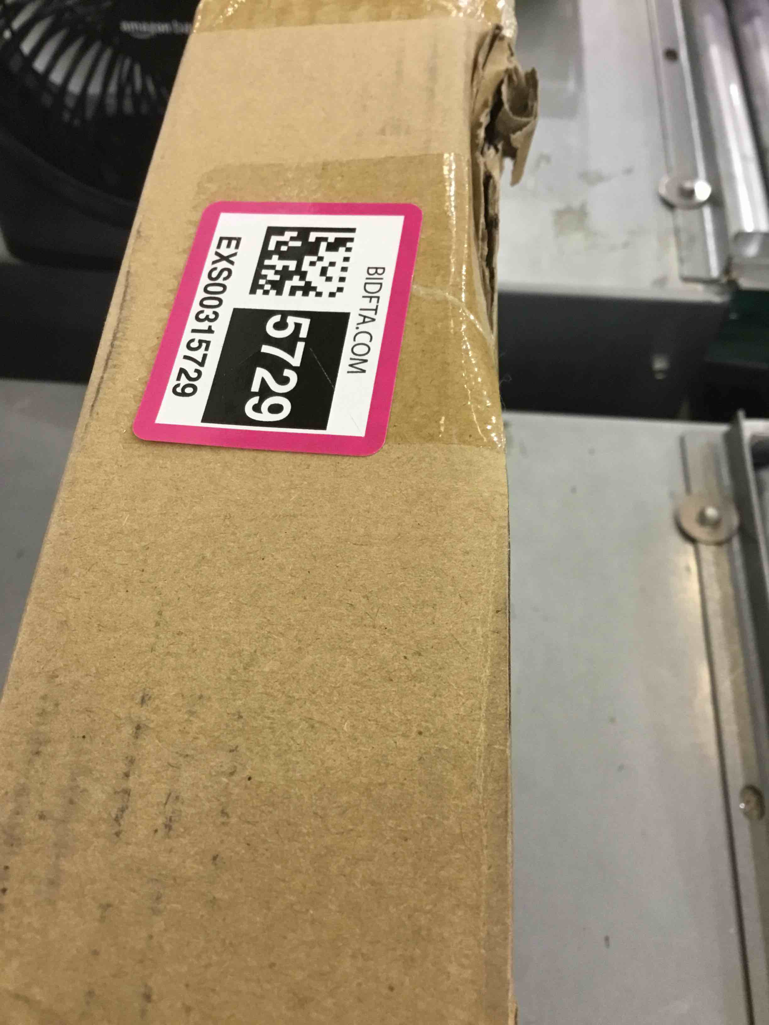 https://s3.amazonaws.com/lotting-images-prod/bidfta/EXS00315729_1688145992589.jpeg