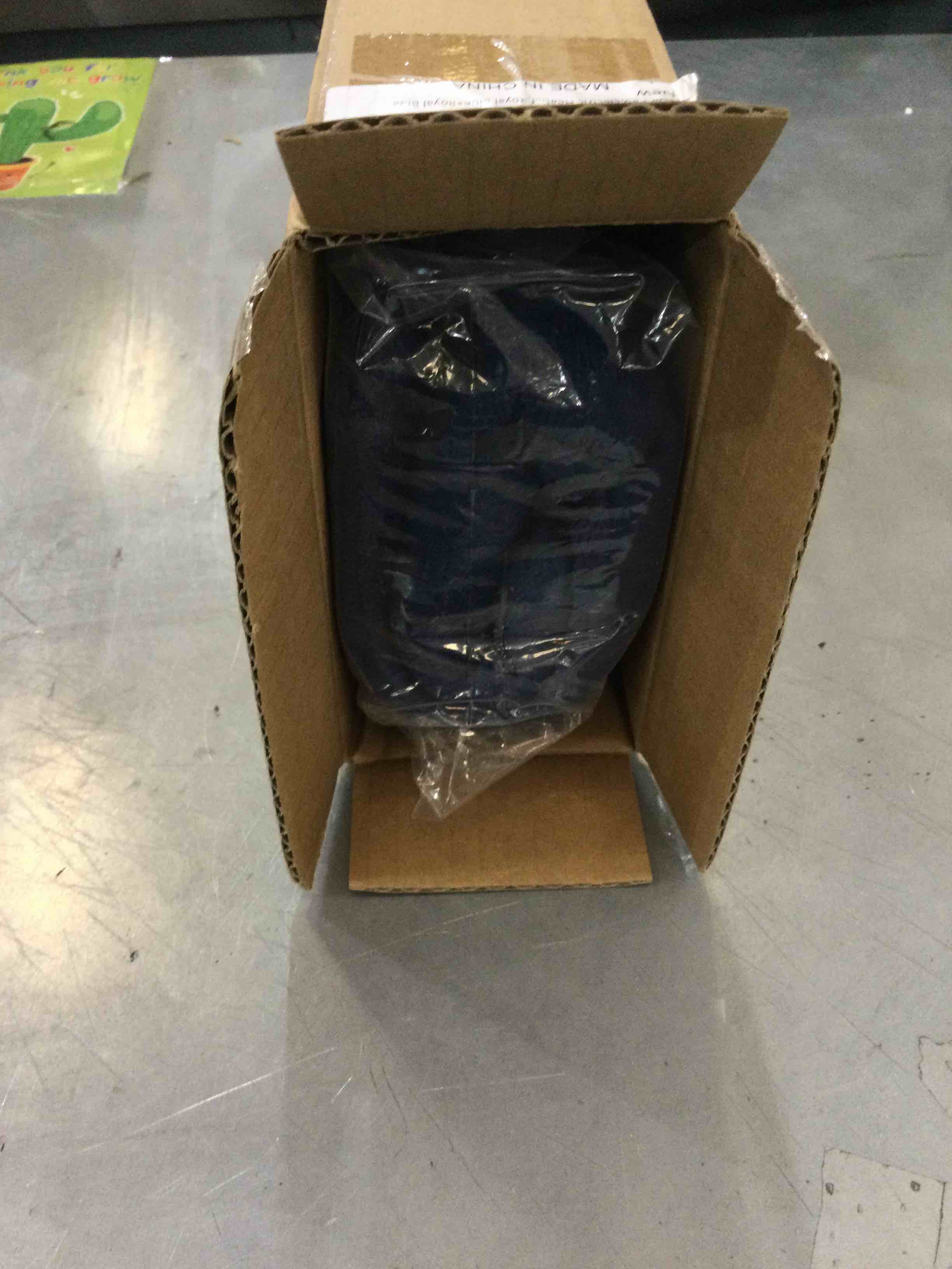 https://s3.amazonaws.com/lotting-images-prod/bidfta/EXS00317492_1689267528937.jpeg