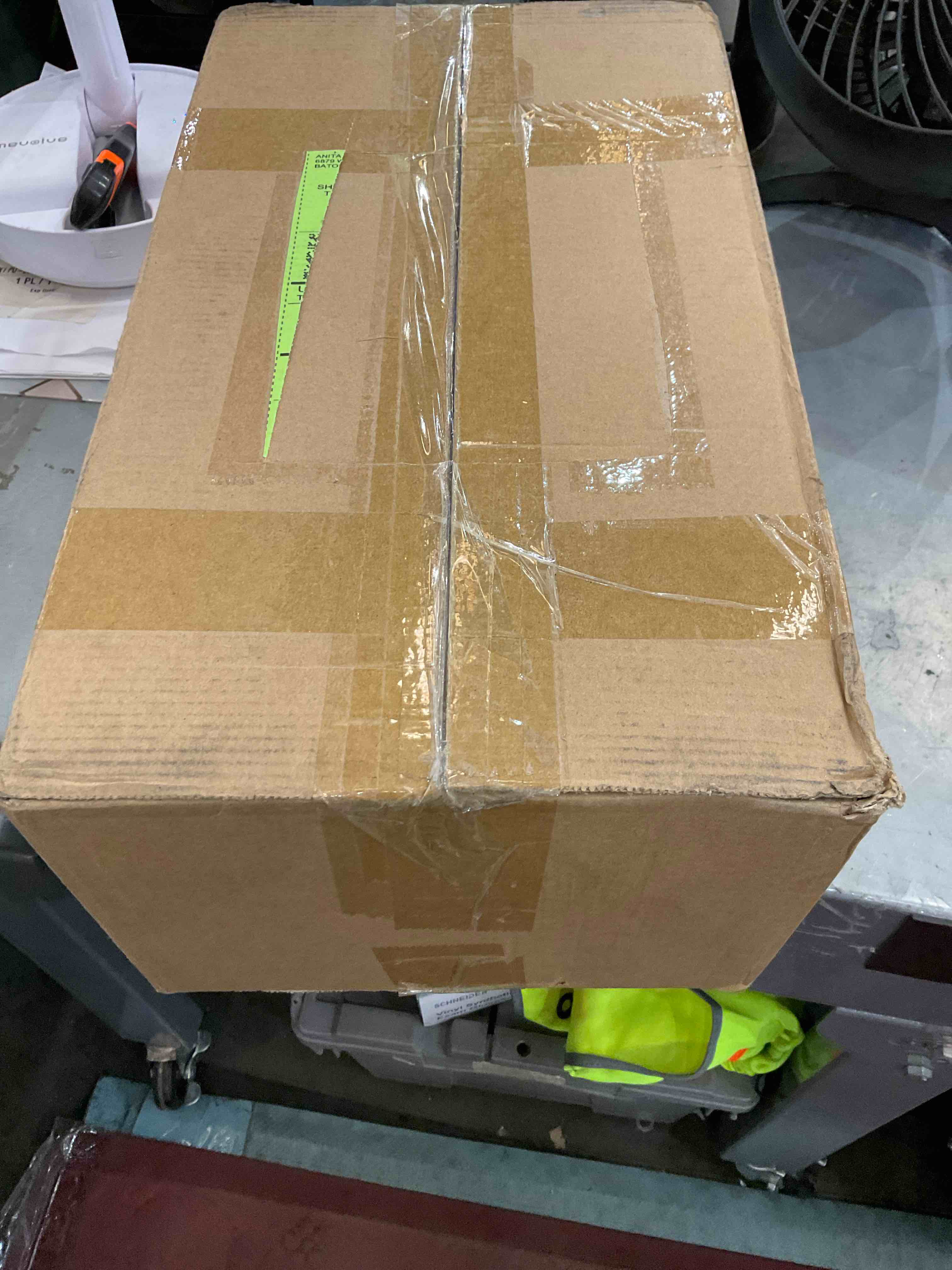 https://s3.amazonaws.com/lotting-images-prod/bidfta/EXS00318901_1688568800373.jpeg