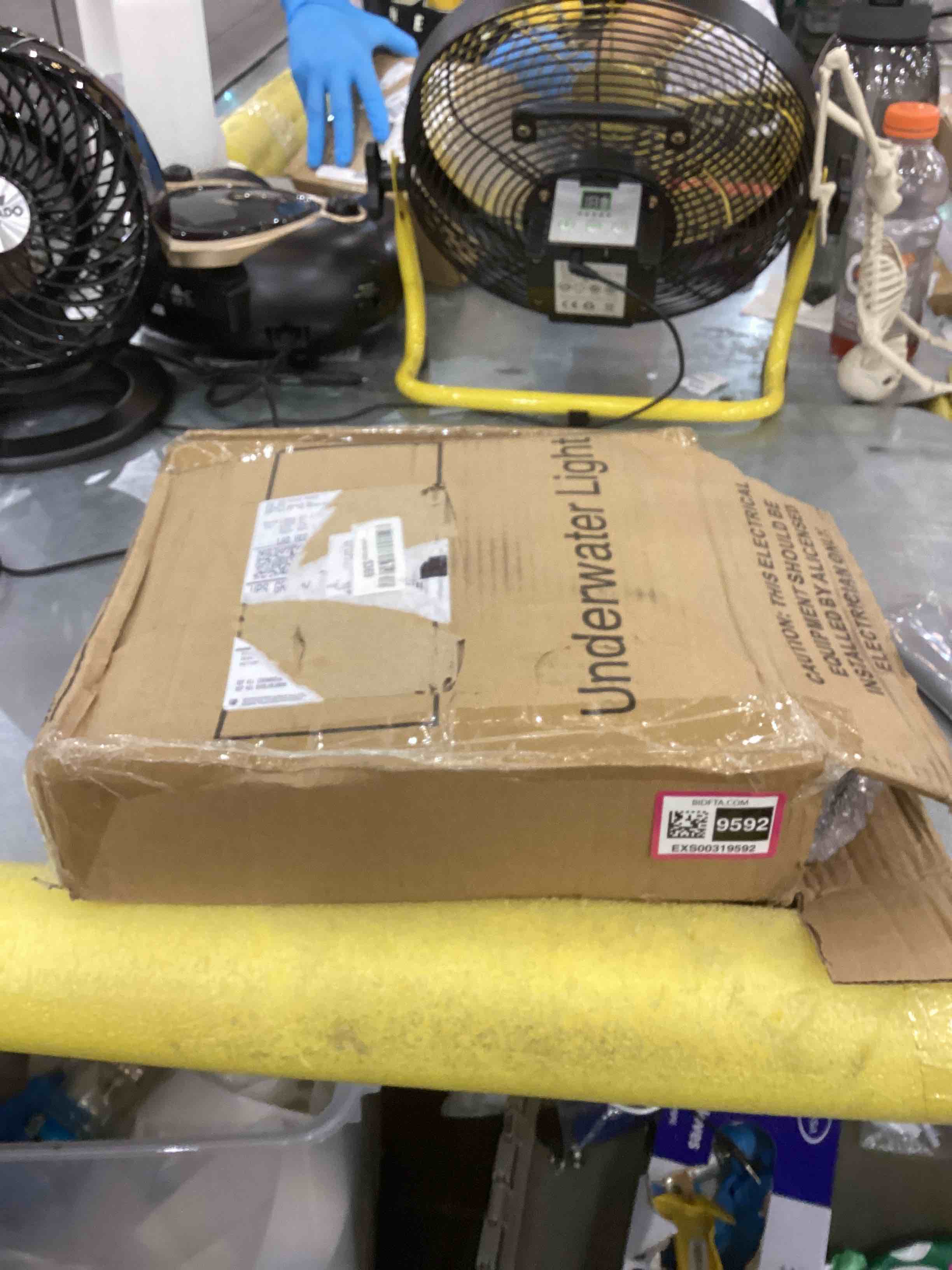 https://s3.amazonaws.com/lotting-images-prod/bidfta/EXS00319592_1688658145343.jpeg