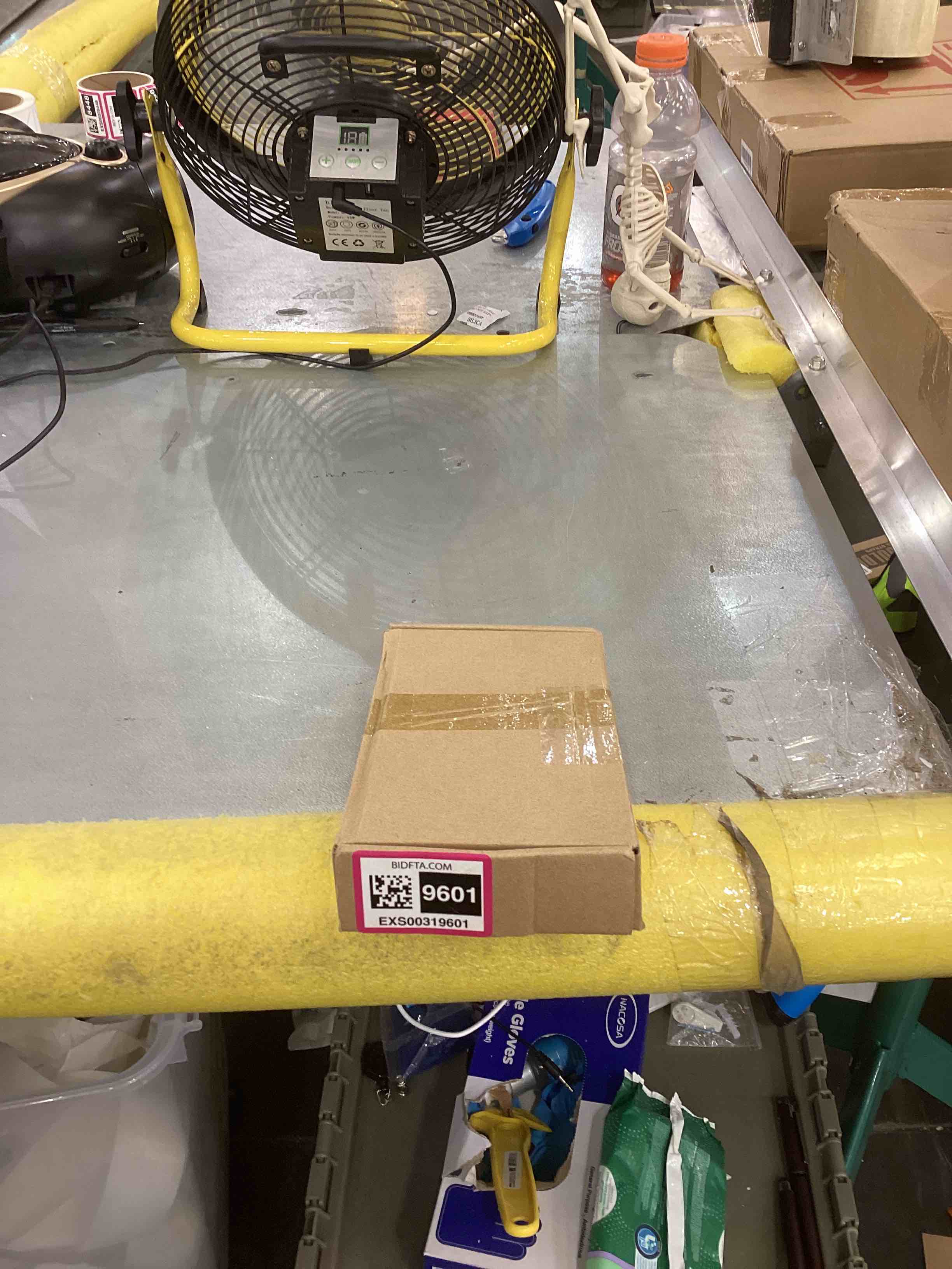 https://s3.amazonaws.com/lotting-images-prod/bidfta/EXS00319601_1688661051287.jpeg