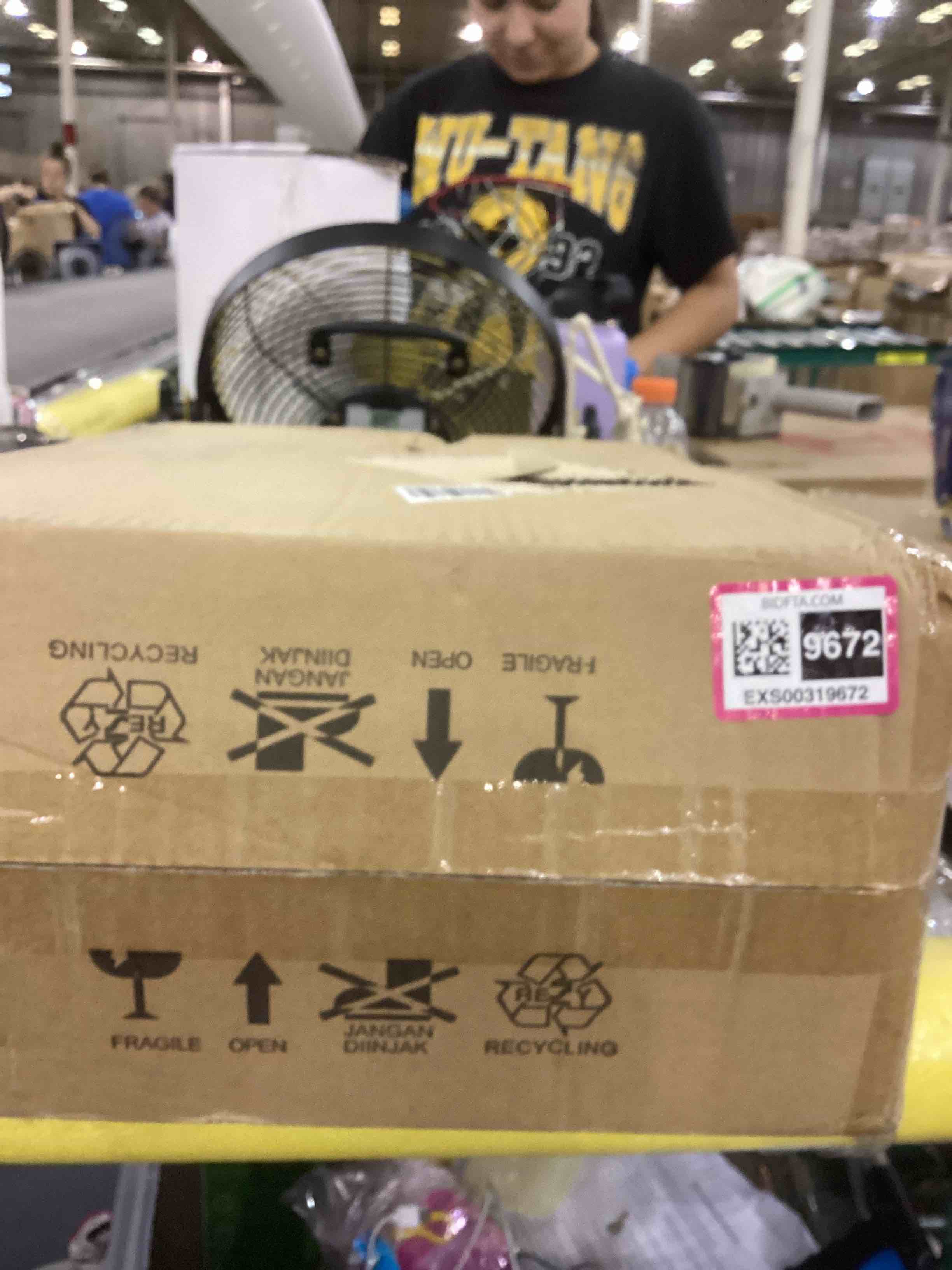 https://s3.amazonaws.com/lotting-images-prod/bidfta/EXS00319672_1688669686365.jpeg