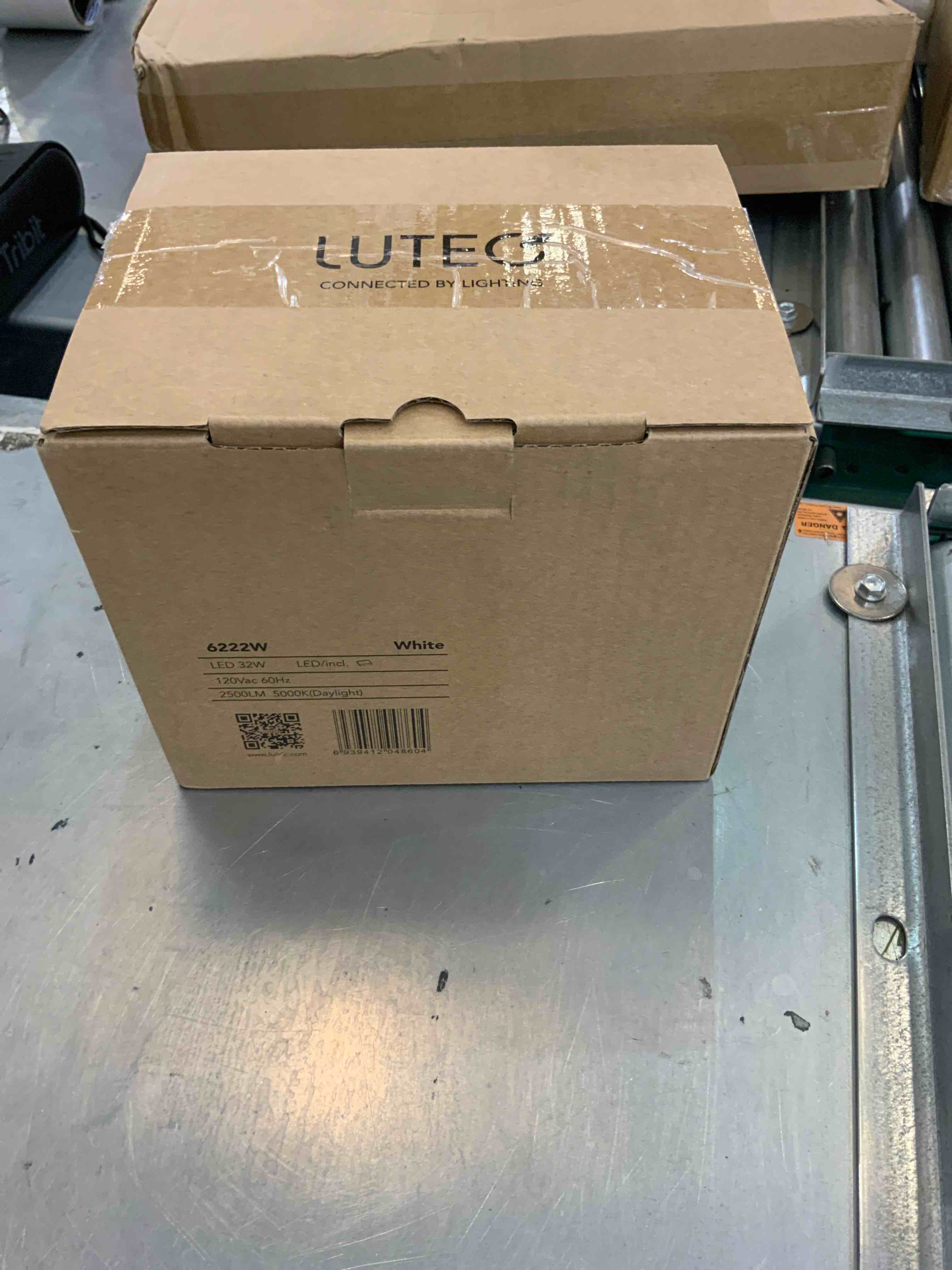 https://s3.amazonaws.com/lotting-images-prod/bidfta/EXS00320010_1688659069825.jpeg