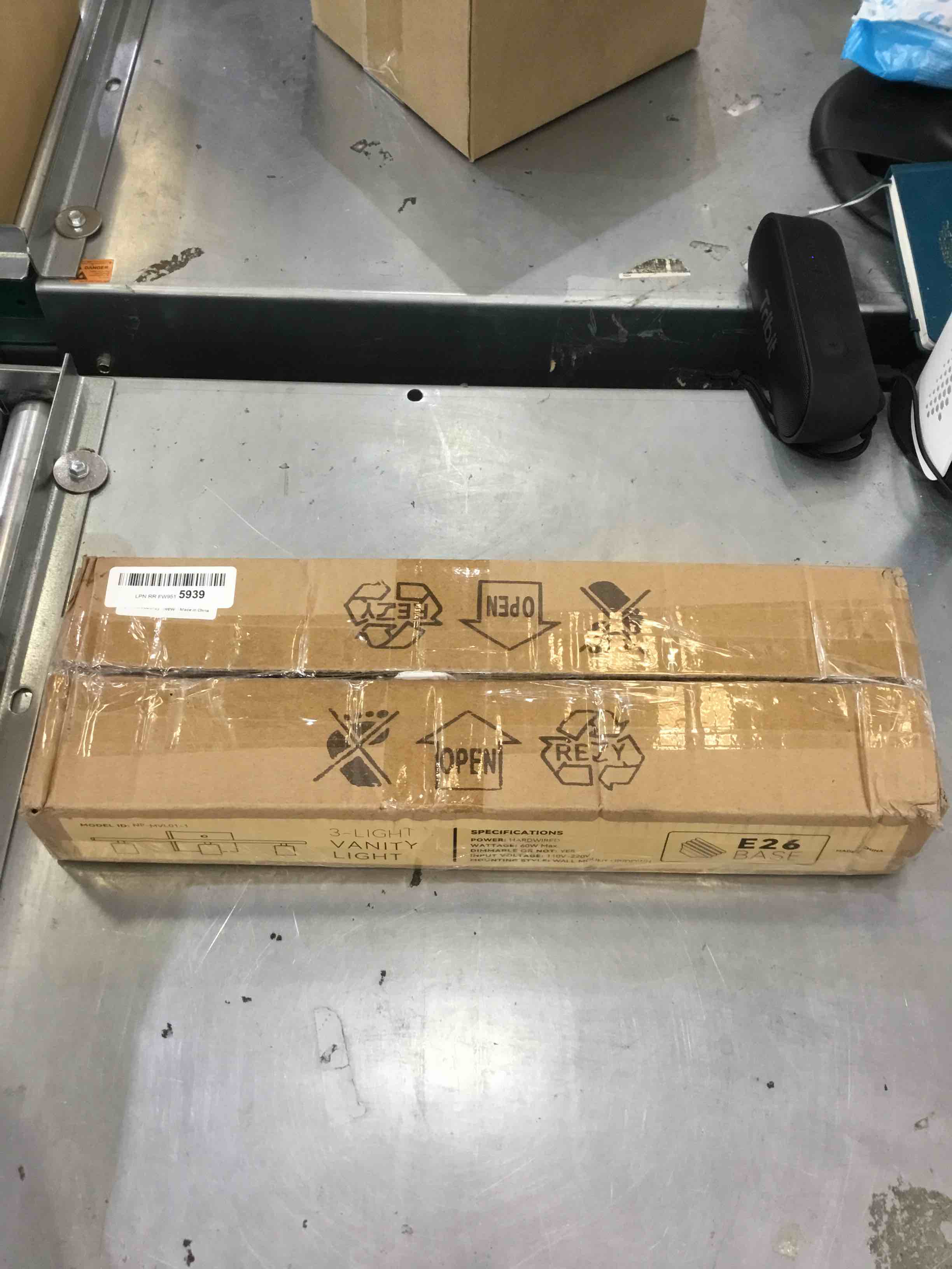 https://s3.amazonaws.com/lotting-images-prod/bidfta/EXS00321770_1689009738481.jpeg