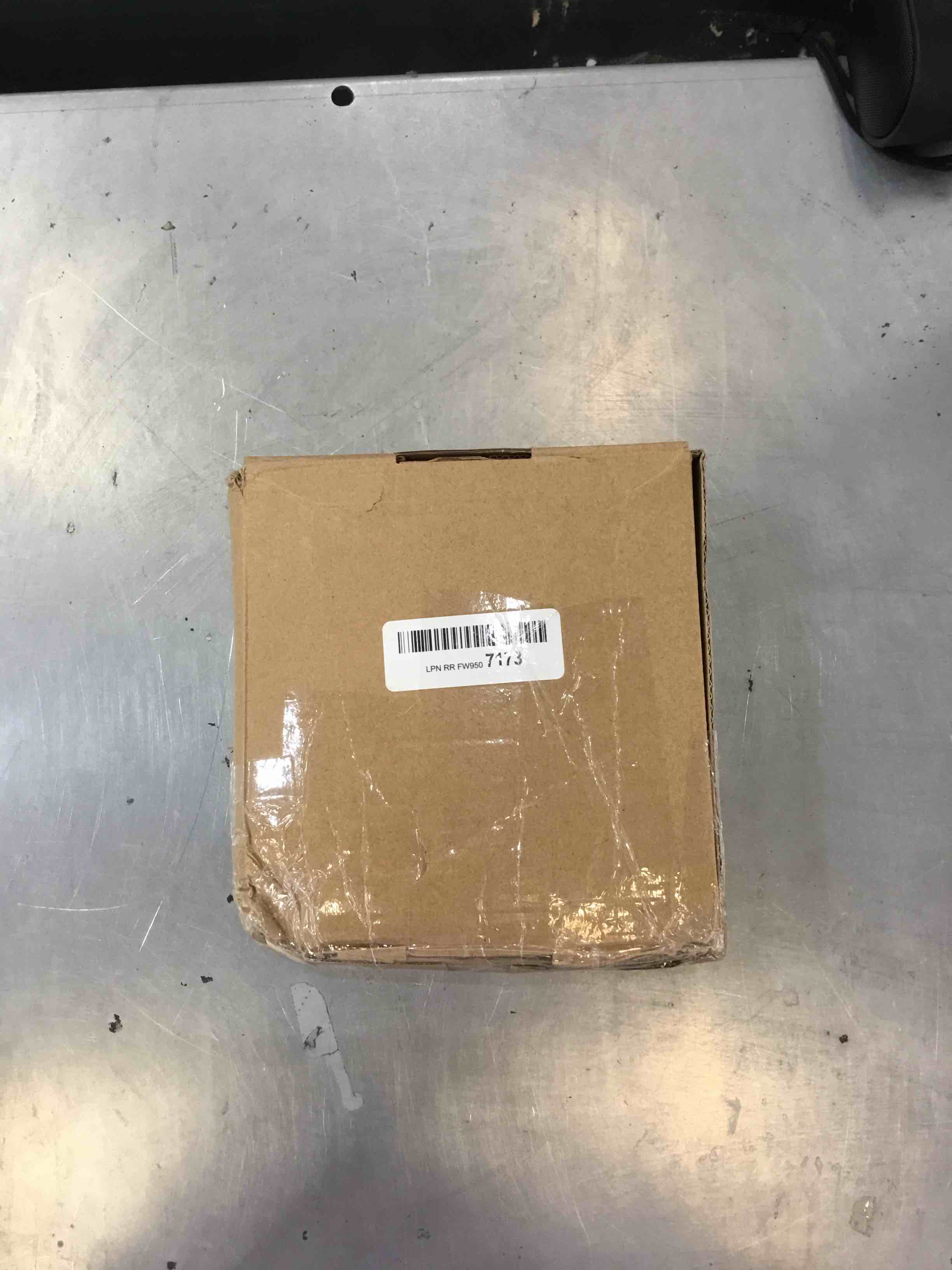https://s3.amazonaws.com/lotting-images-prod/bidfta/EXS00321784_1689010663909.jpeg