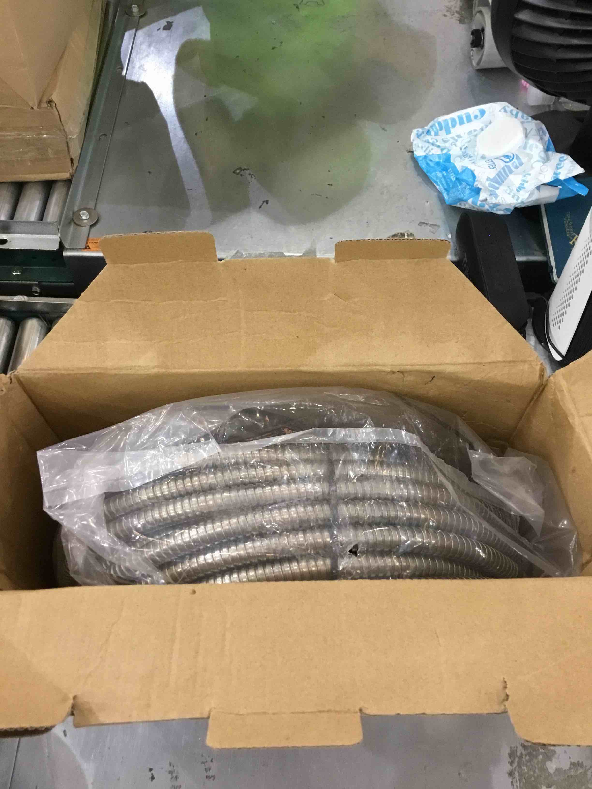 https://s3.amazonaws.com/lotting-images-prod/bidfta/EXS00321981_1689087916321.jpeg