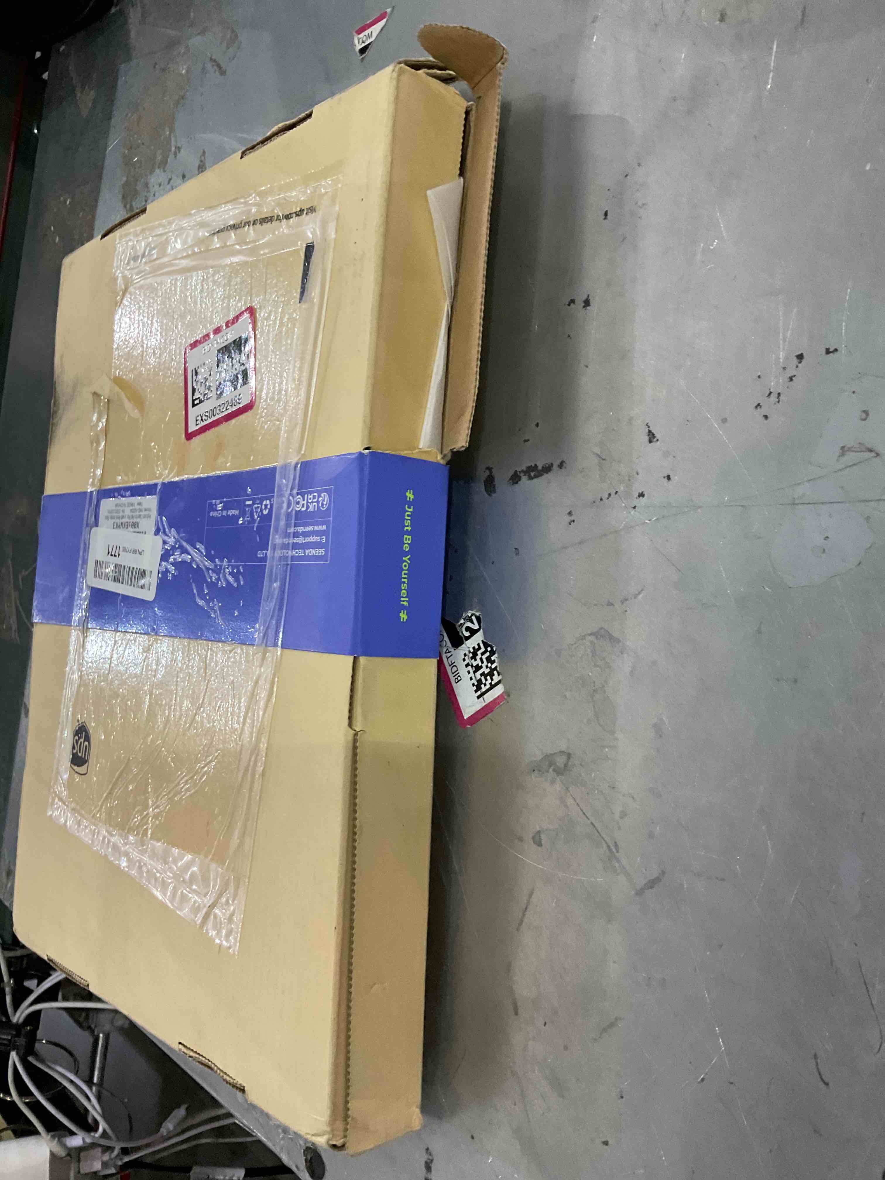 https://s3.amazonaws.com/lotting-images-prod/bidfta/EXS00322489_1689076544841.jpeg