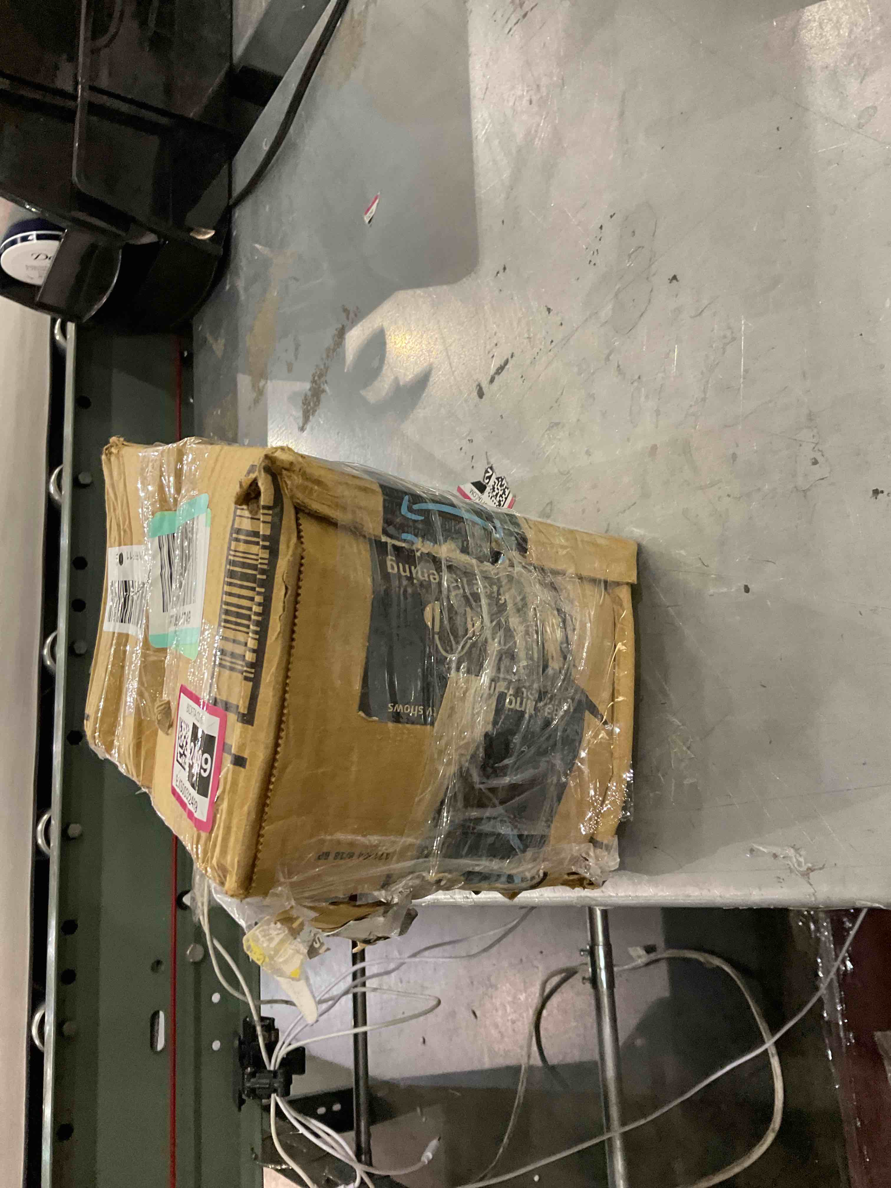 https://s3.amazonaws.com/lotting-images-prod/bidfta/EXS00322499_1689076913949.jpeg