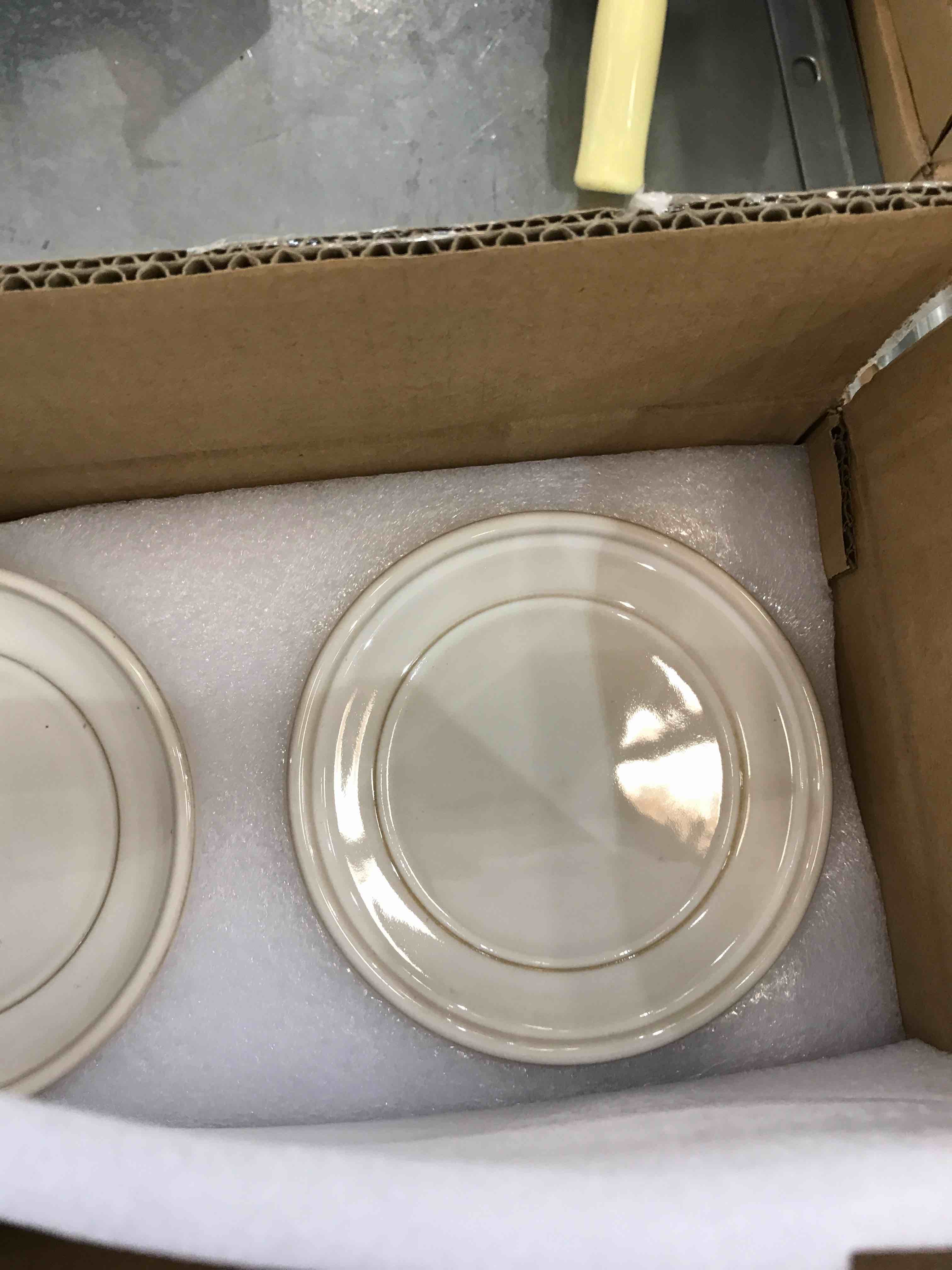 https://s3.amazonaws.com/lotting-images-prod/bidfta/EXS00322838_1689101859217.jpeg