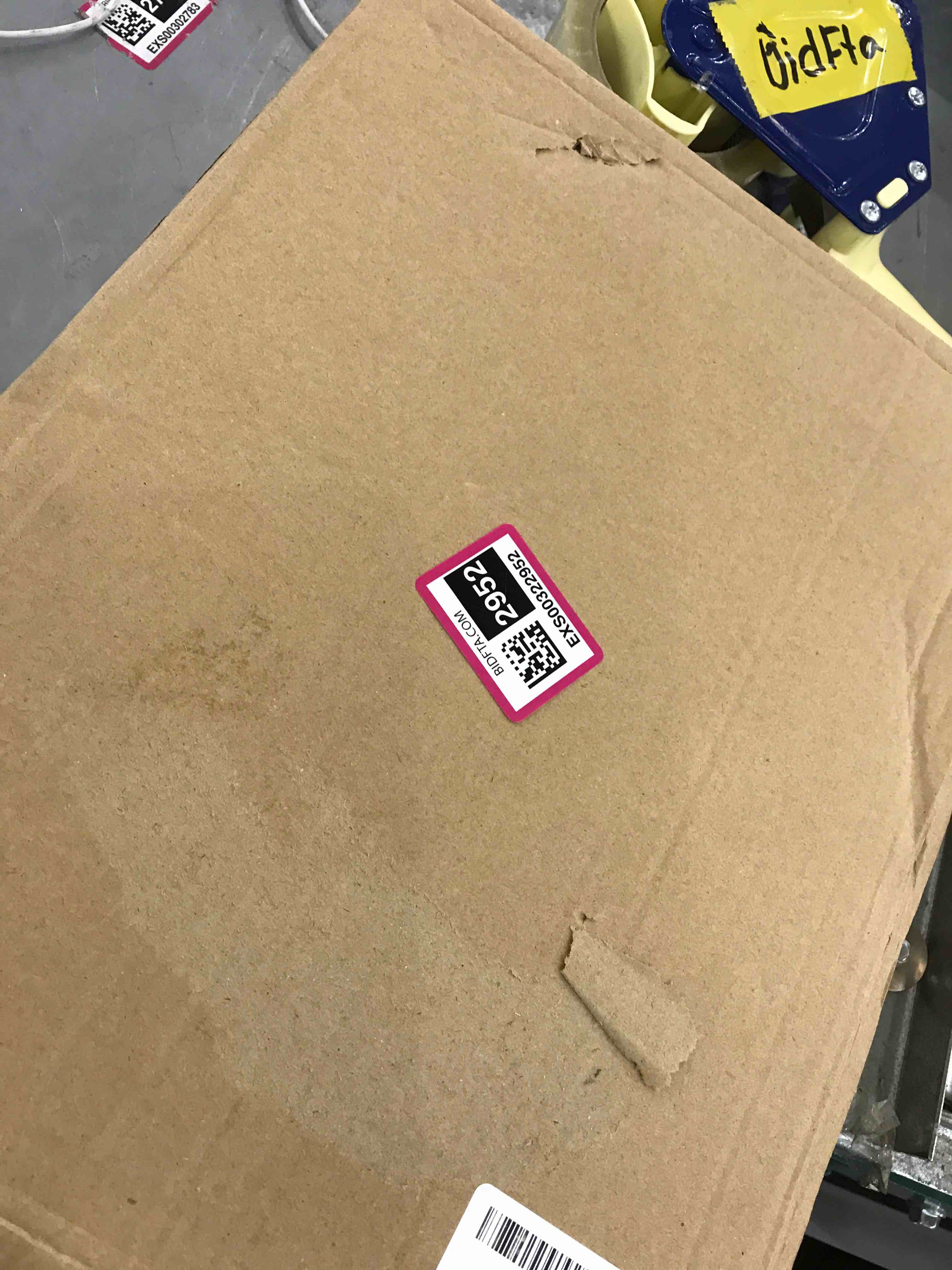 https://s3.amazonaws.com/lotting-images-prod/bidfta/EXS00322952_1689181928459.jpeg