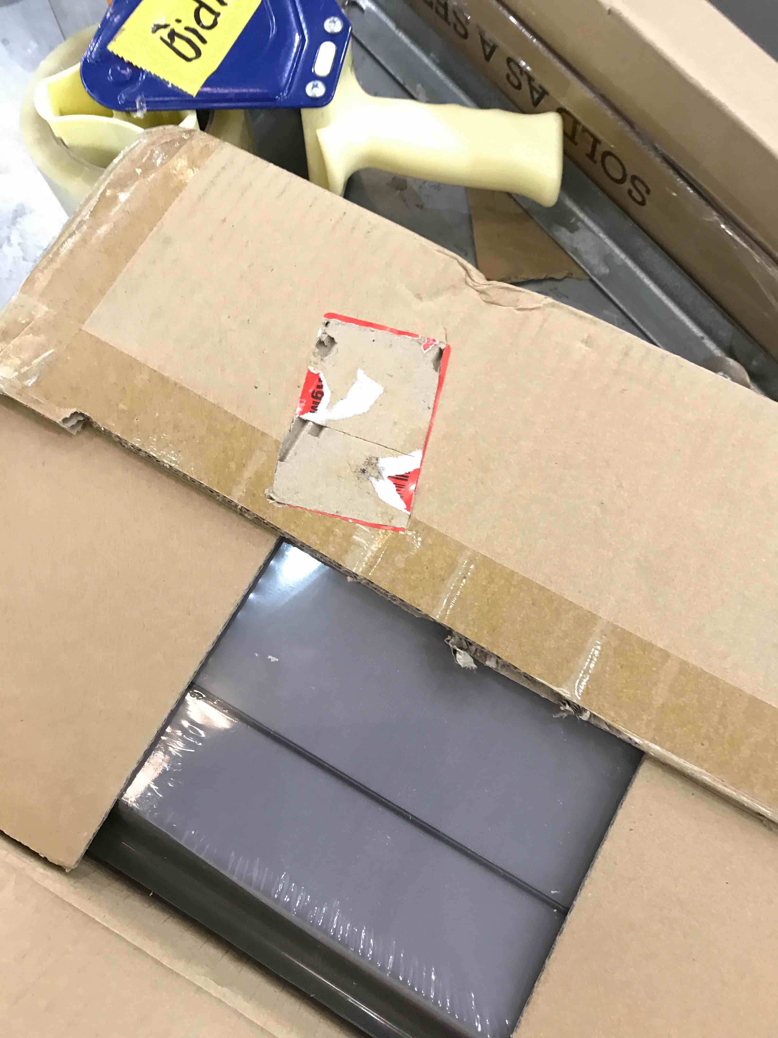 https://s3.amazonaws.com/lotting-images-prod/bidfta/EXS00322962_1689173056389.jpeg
