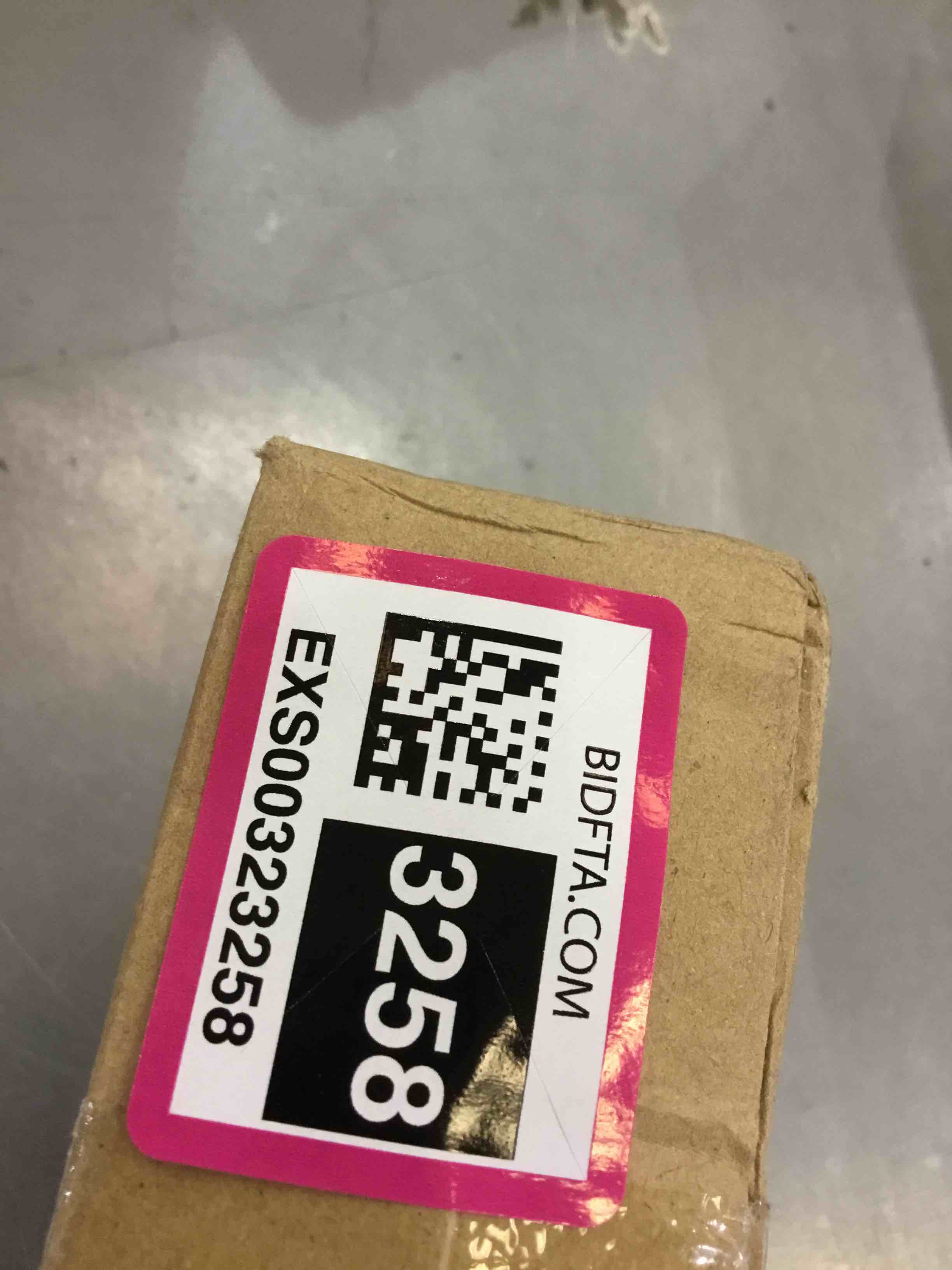 https://s3.amazonaws.com/lotting-images-prod/bidfta/EXS00323258_1688755609663.jpeg