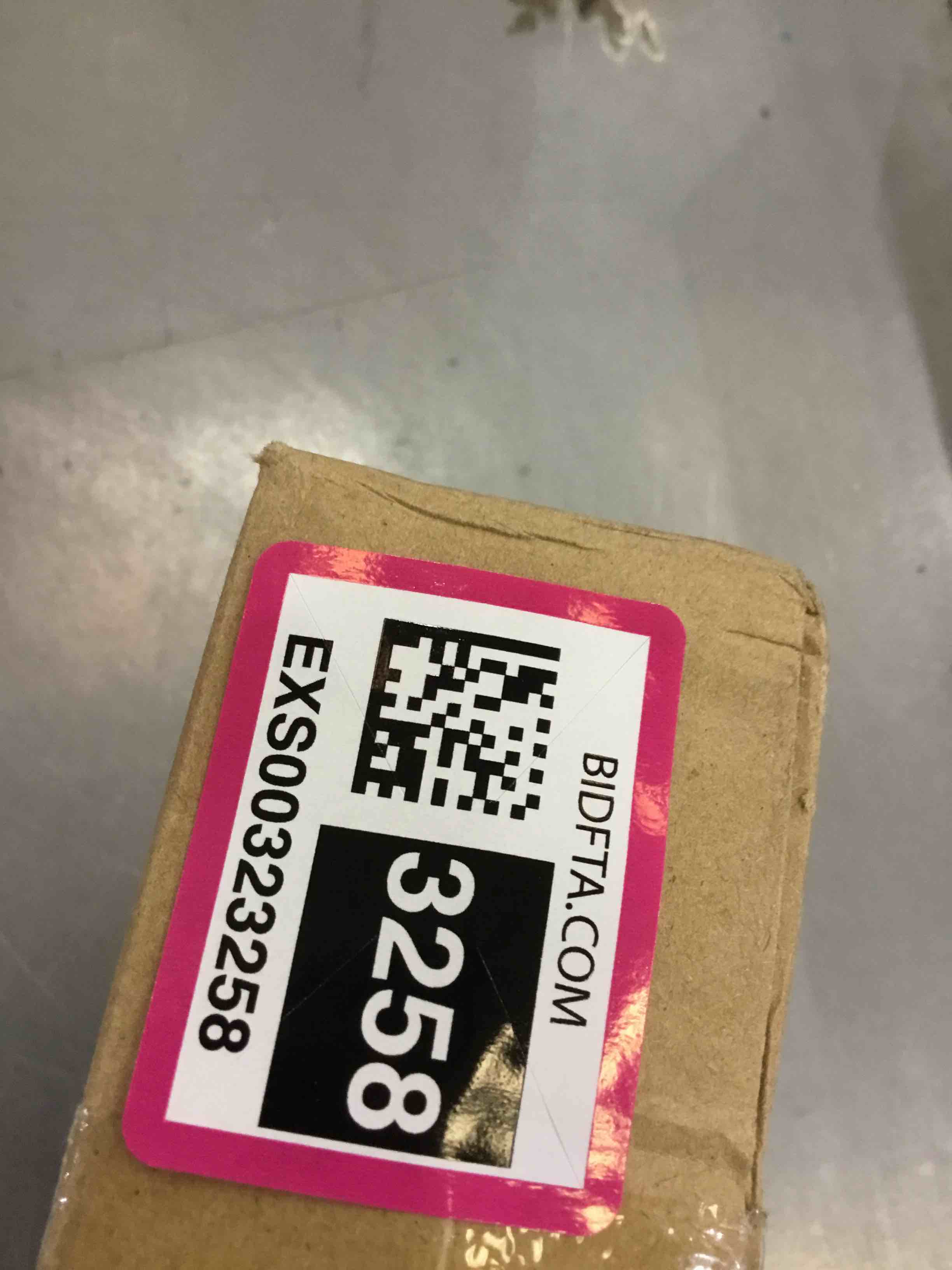 https://s3.amazonaws.com/lotting-images-prod/bidfta/EXS00323258_1688755610898.jpeg