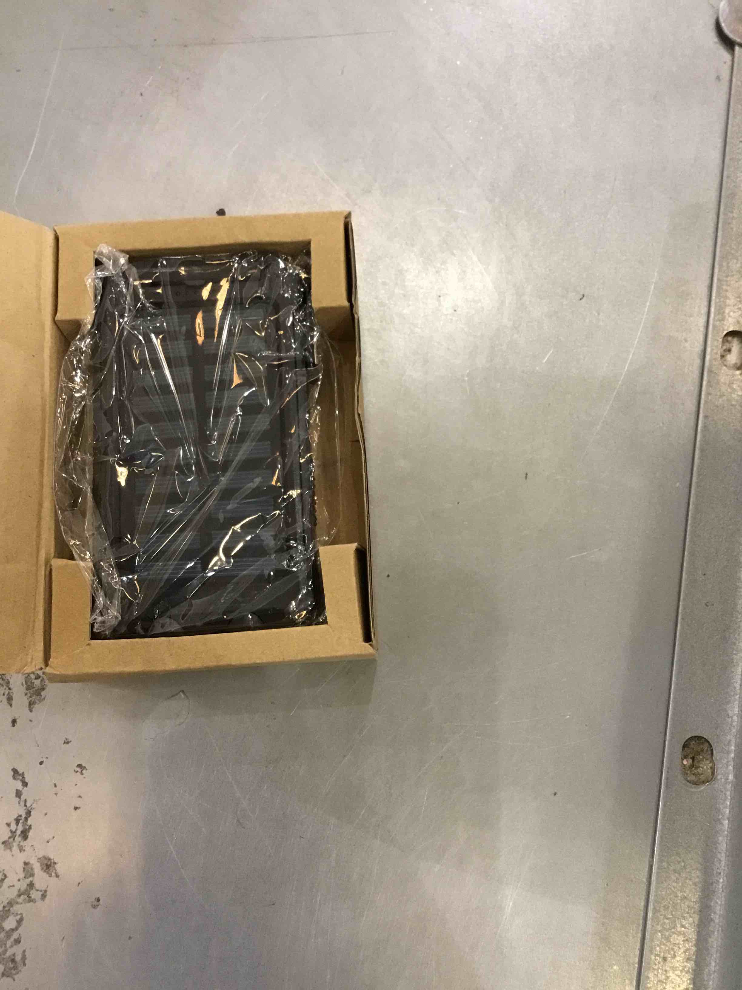 https://s3.amazonaws.com/lotting-images-prod/bidfta/EXS00323882_1689174787229.jpeg