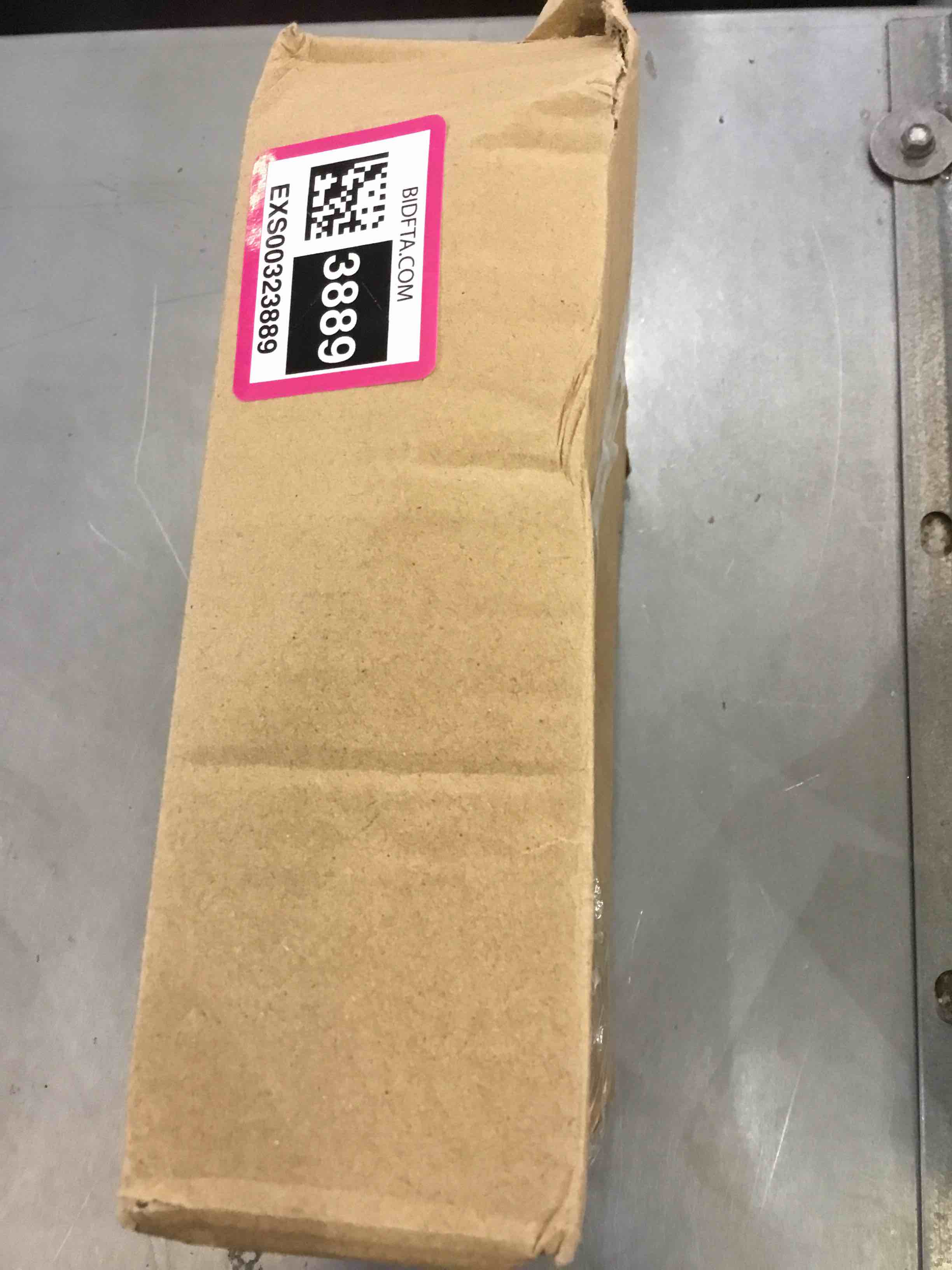 https://s3.amazonaws.com/lotting-images-prod/bidfta/EXS00323889_1689175598302.jpeg