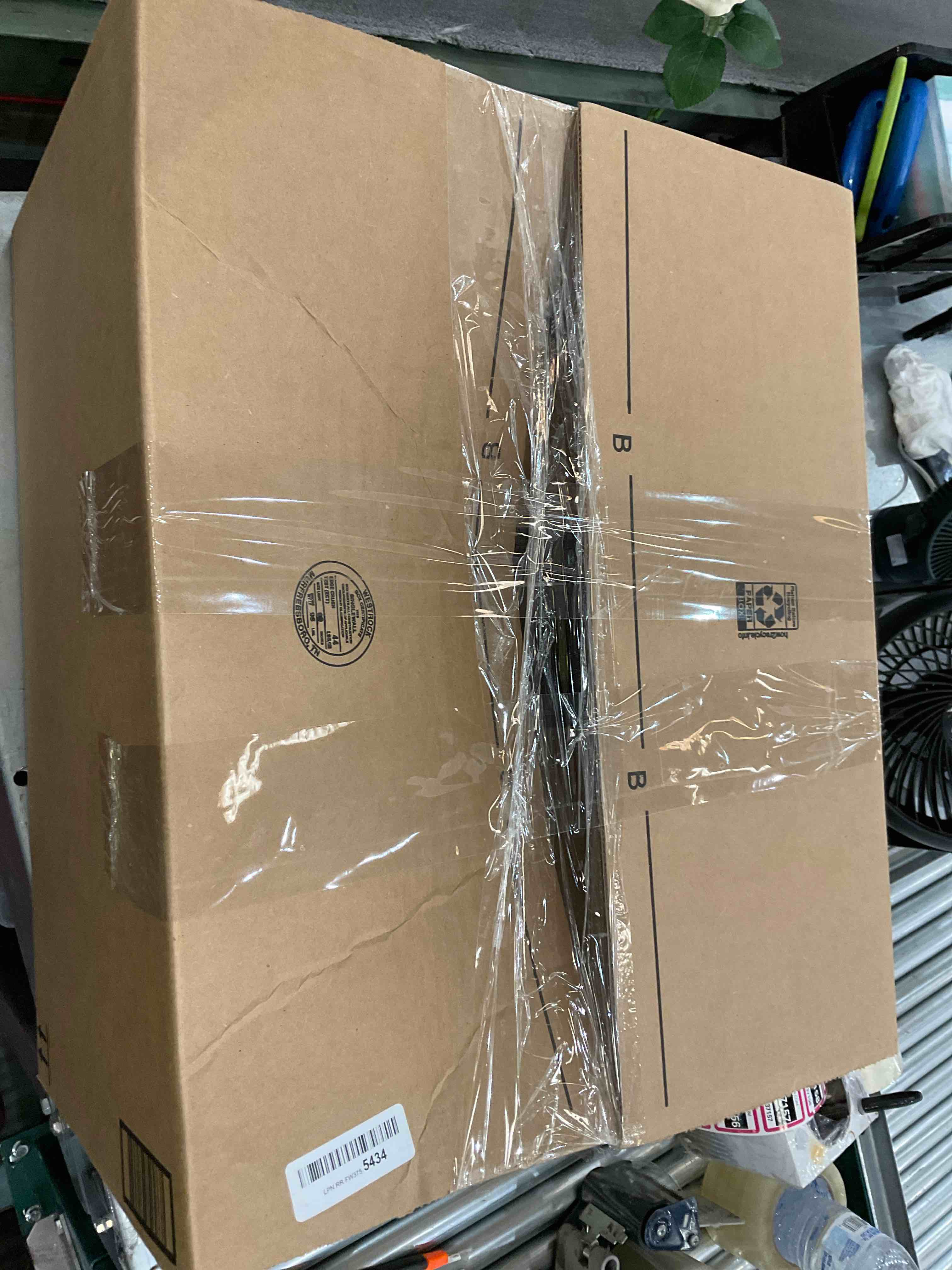 https://s3.amazonaws.com/lotting-images-prod/bidfta/EXS00324909_1689187094320.jpeg