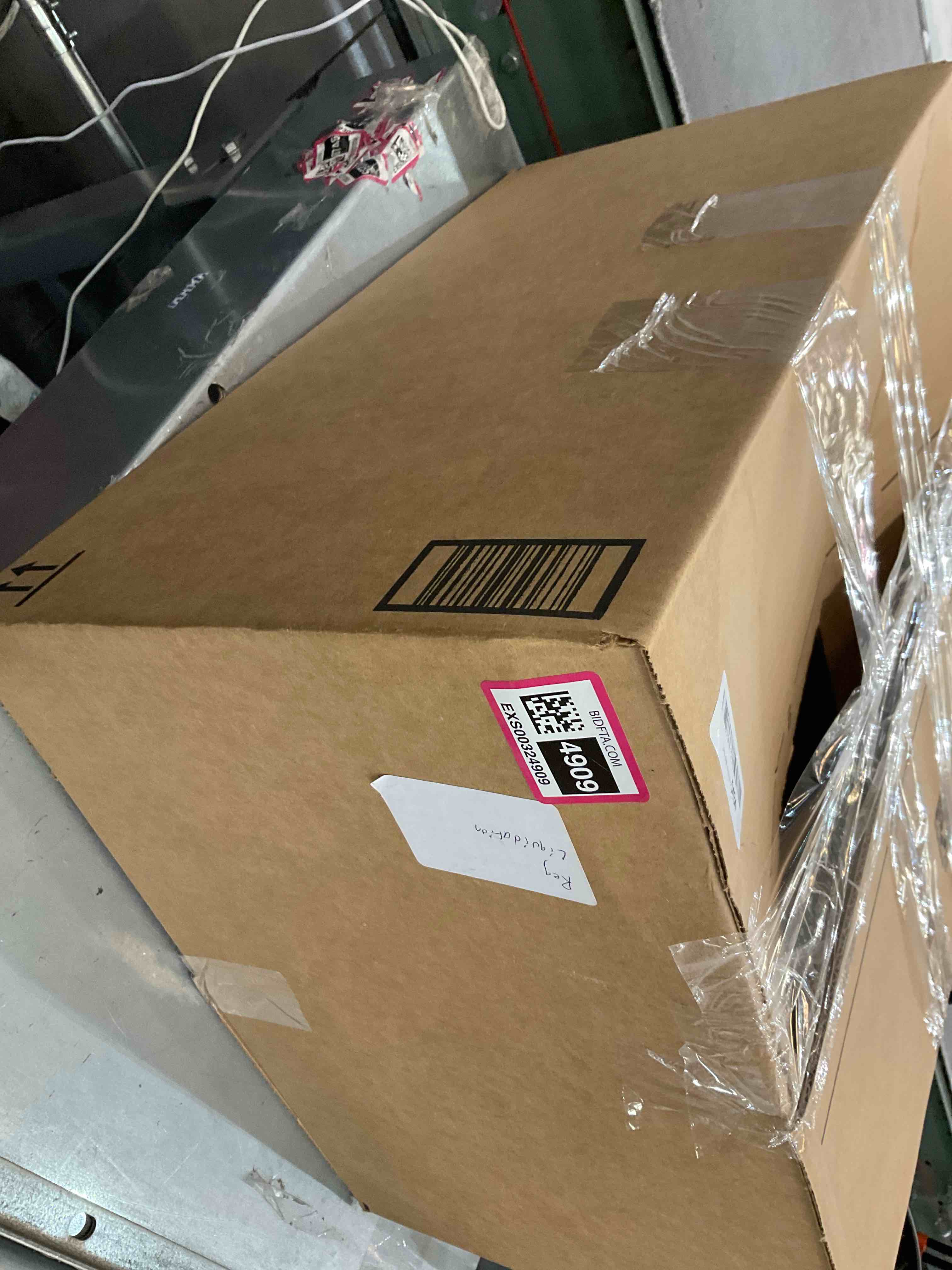 https://s3.amazonaws.com/lotting-images-prod/bidfta/EXS00324909_1689187096807.jpeg