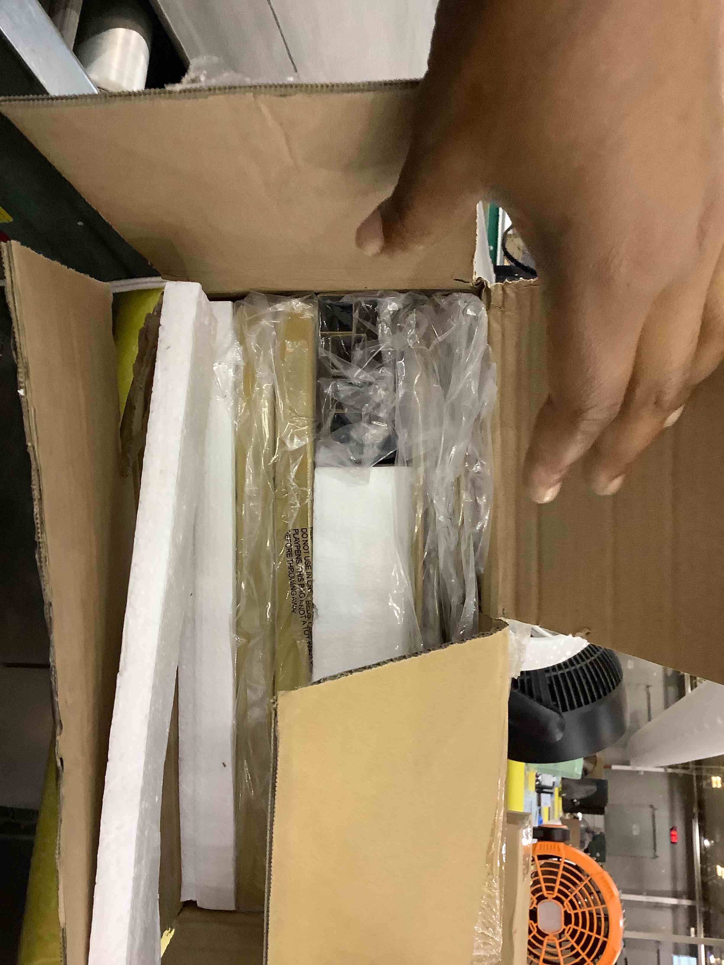 https://s3.amazonaws.com/lotting-images-prod/bidfta/EXS00325598_1689688307033.jpeg