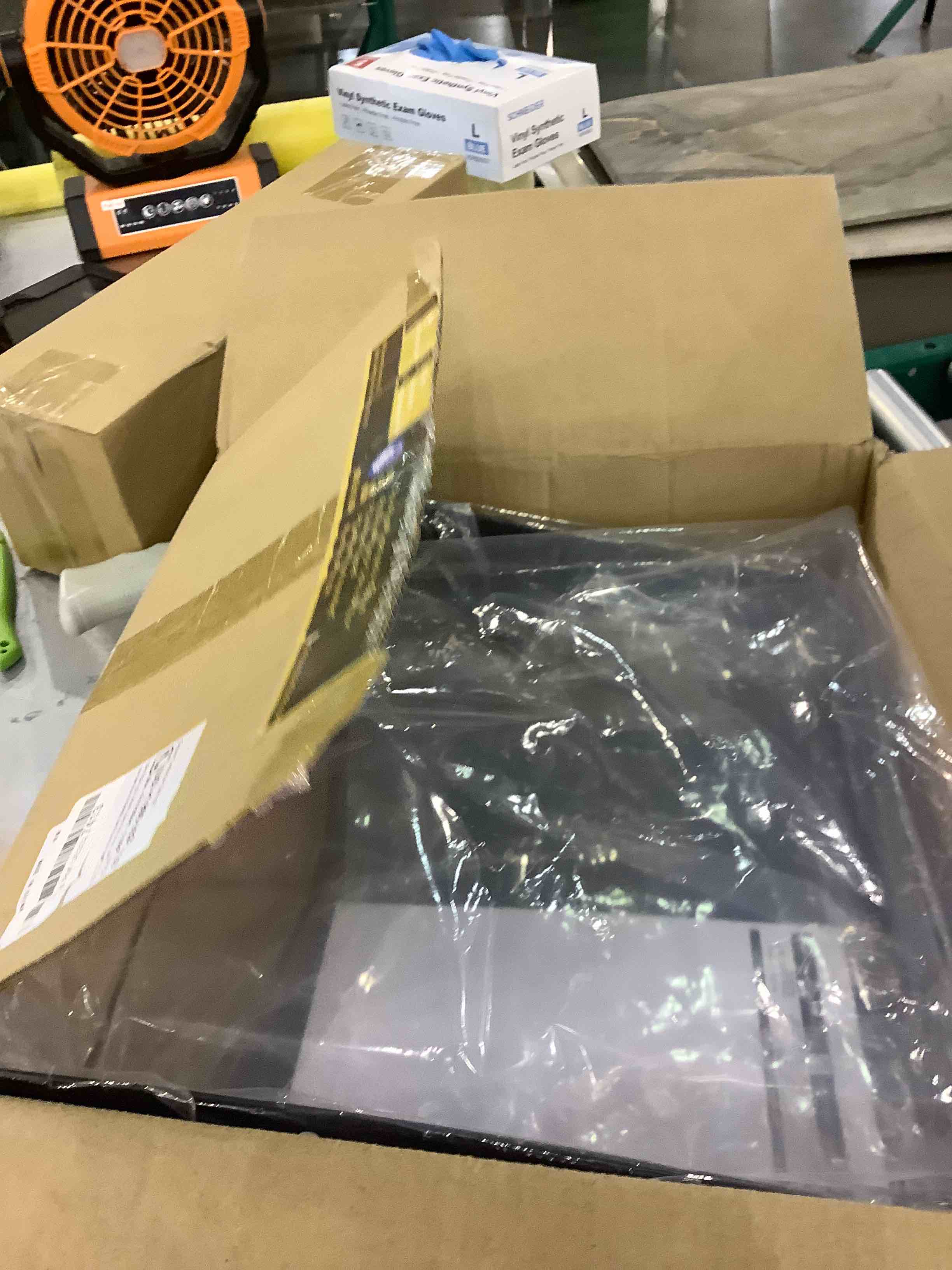 https://s3.amazonaws.com/lotting-images-prod/bidfta/EXS00325610_1689682459659.jpeg