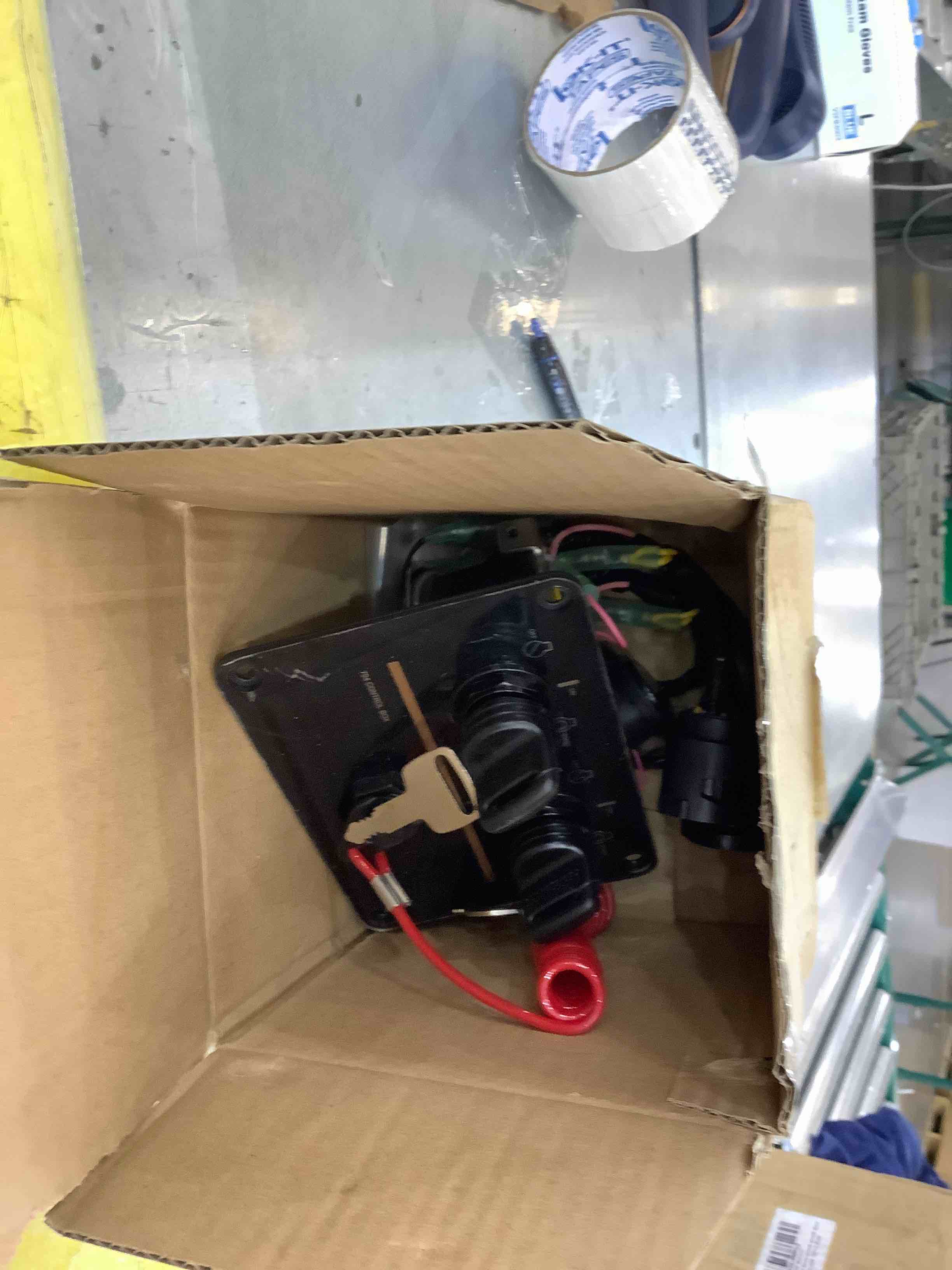 https://s3.amazonaws.com/lotting-images-prod/bidfta/EXS00327145_1689176715892.jpeg