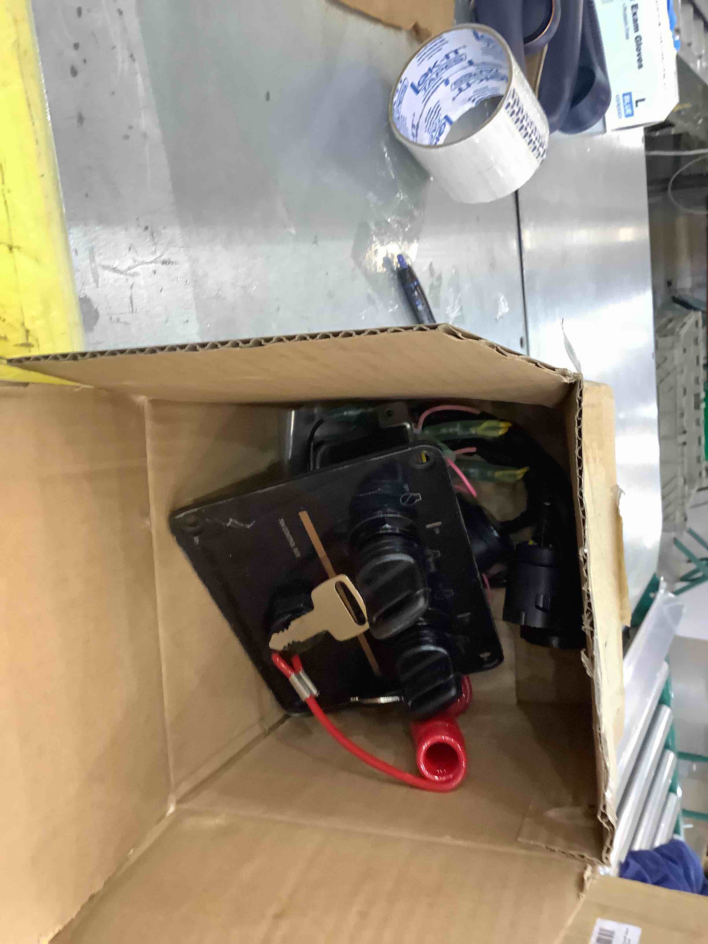 https://s3.amazonaws.com/lotting-images-prod/bidfta/EXS00327145_1689176717021.jpeg