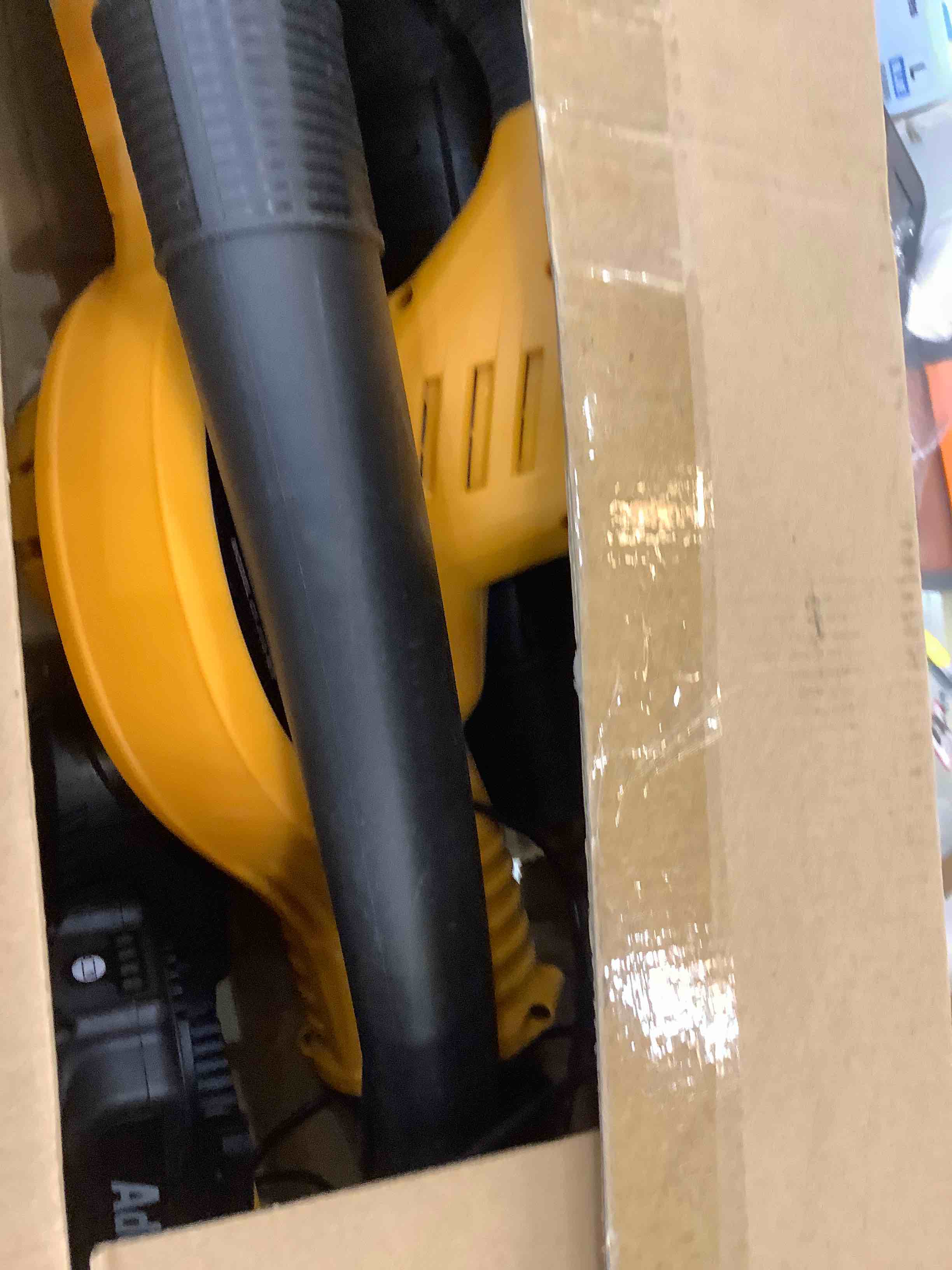 https://s3.amazonaws.com/lotting-images-prod/bidfta/EXS00327220_1689275234581.jpeg
