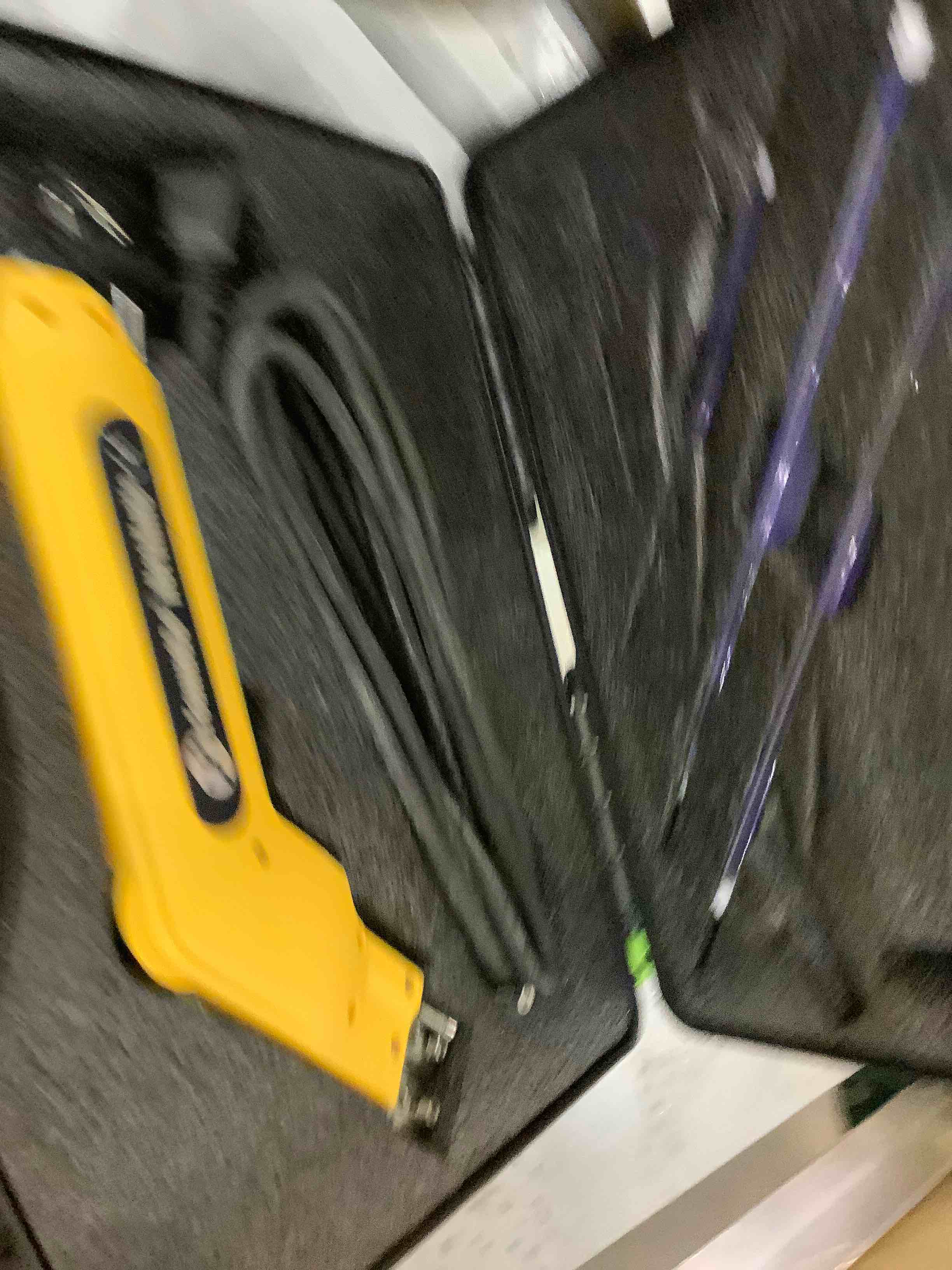 https://s3.amazonaws.com/lotting-images-prod/bidfta/EXS00327323_1689355245322.jpeg